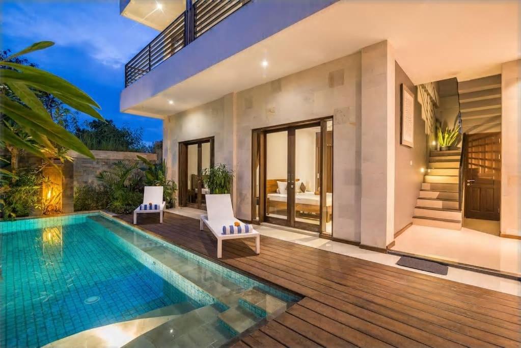 Three-Bedroom Villa - Photo 2