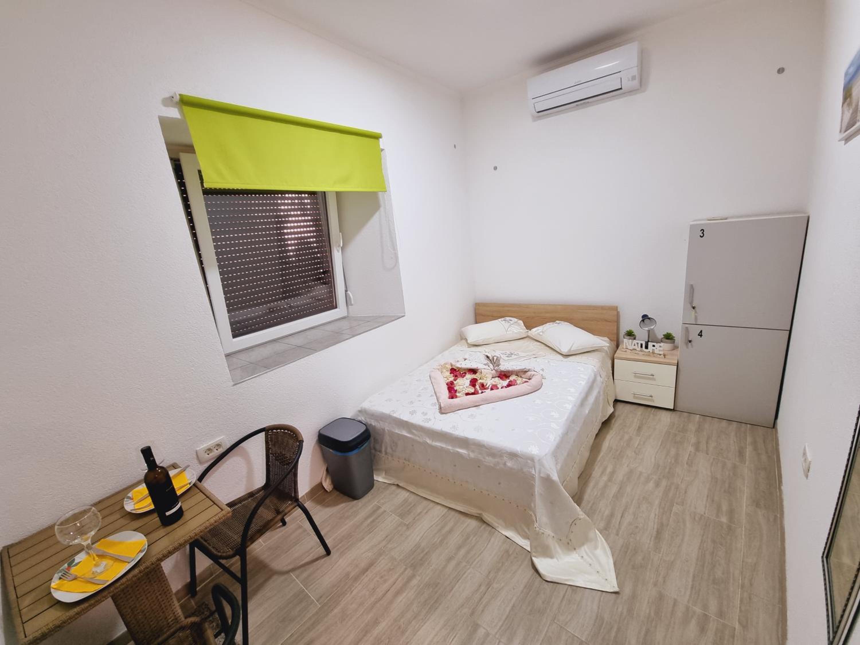 Budget Double Room - Photo 1
