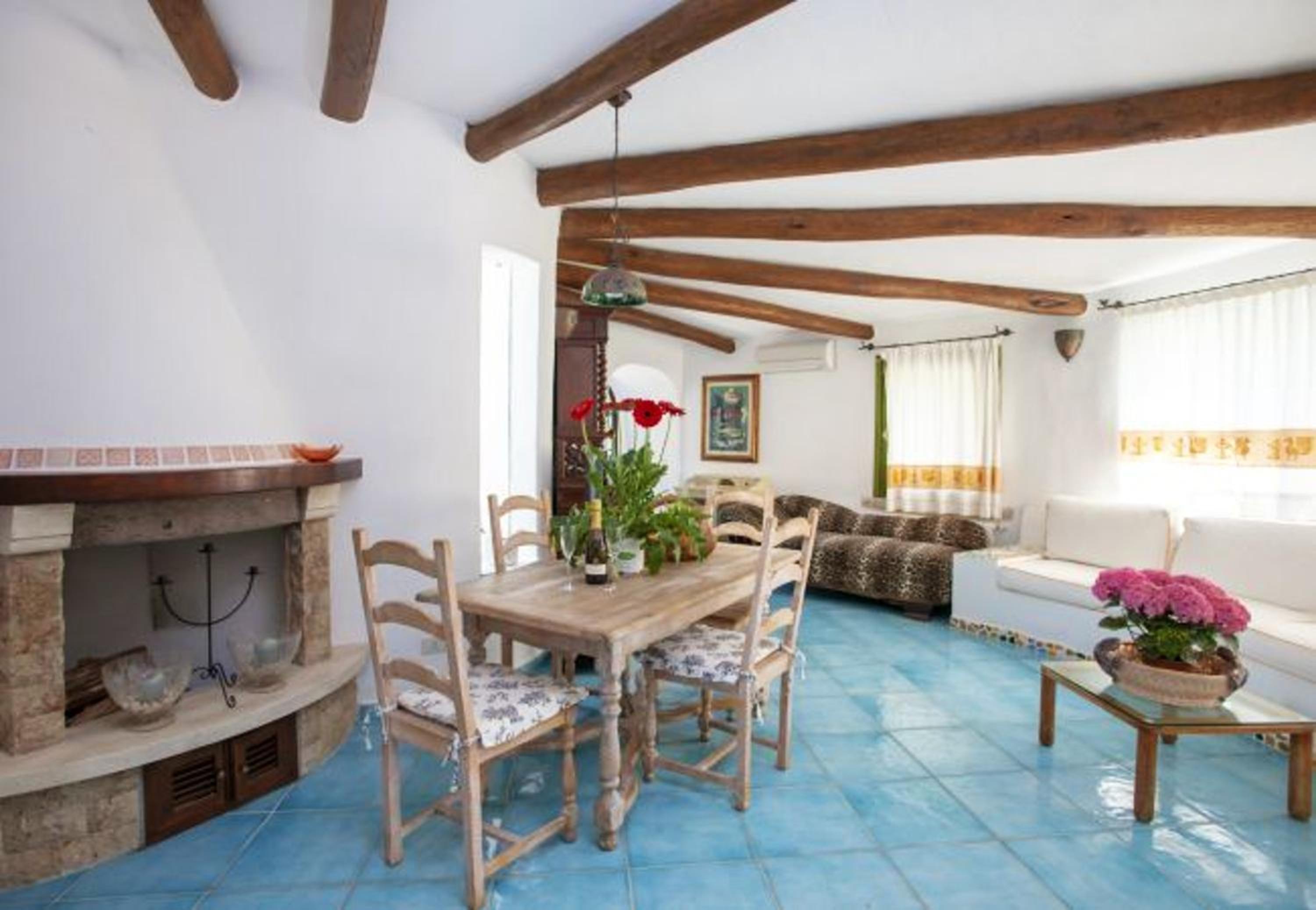 Three-Bedroom Vacation Home  photo 2
