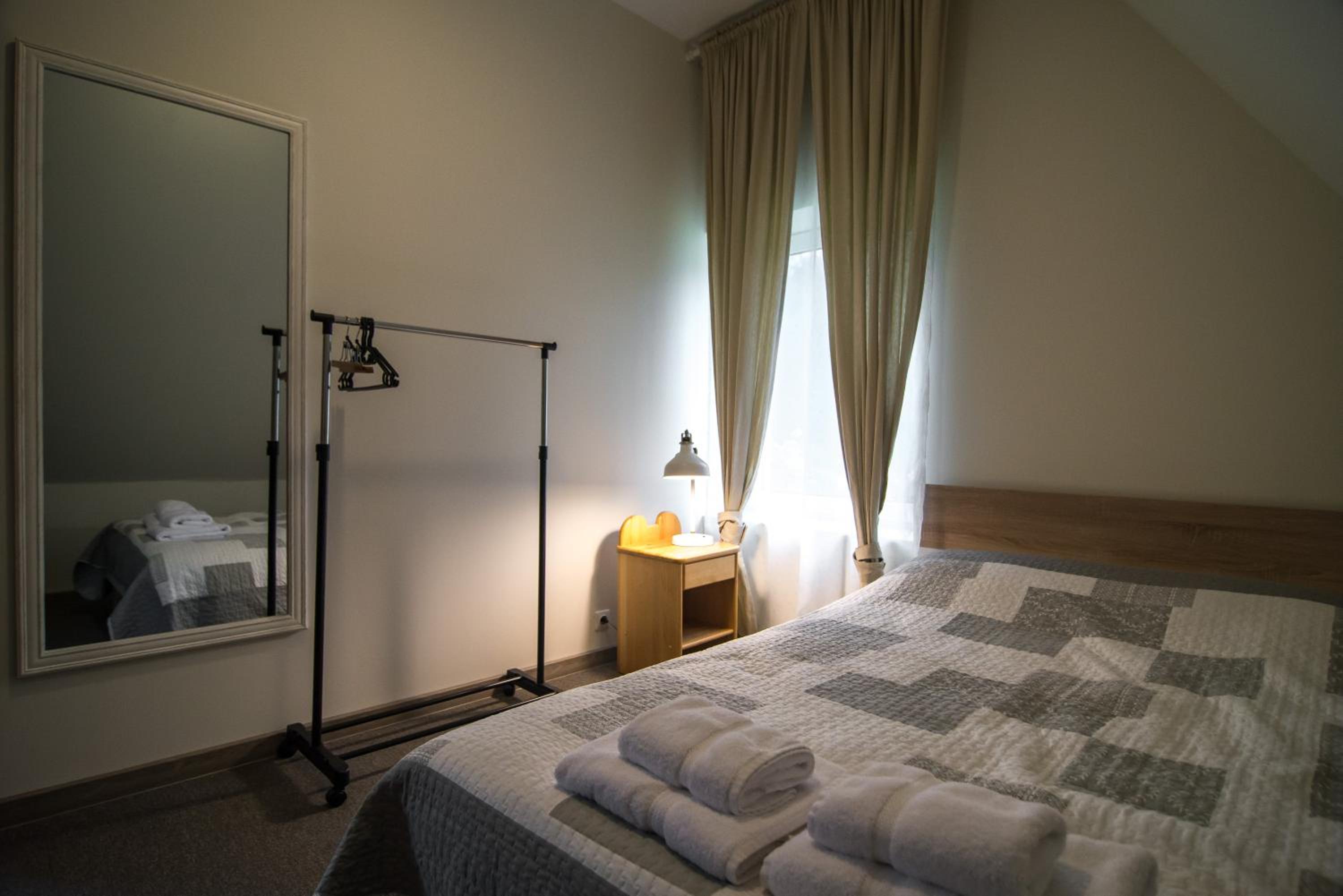 Budget Double Room - Photo 5