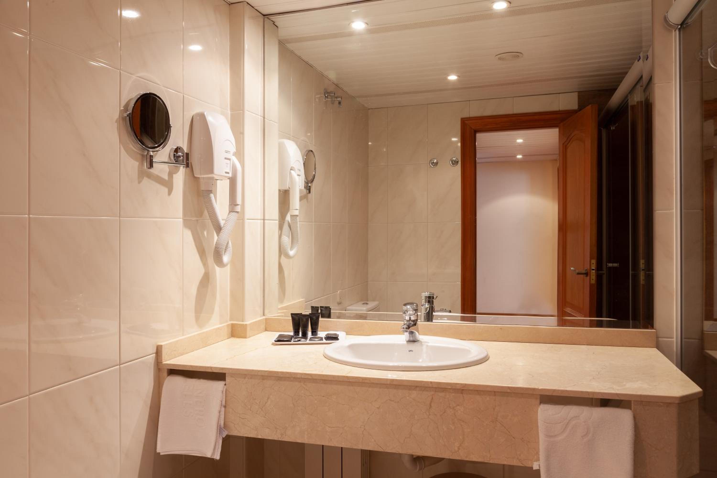 Junior Suite with Sea View photo 3