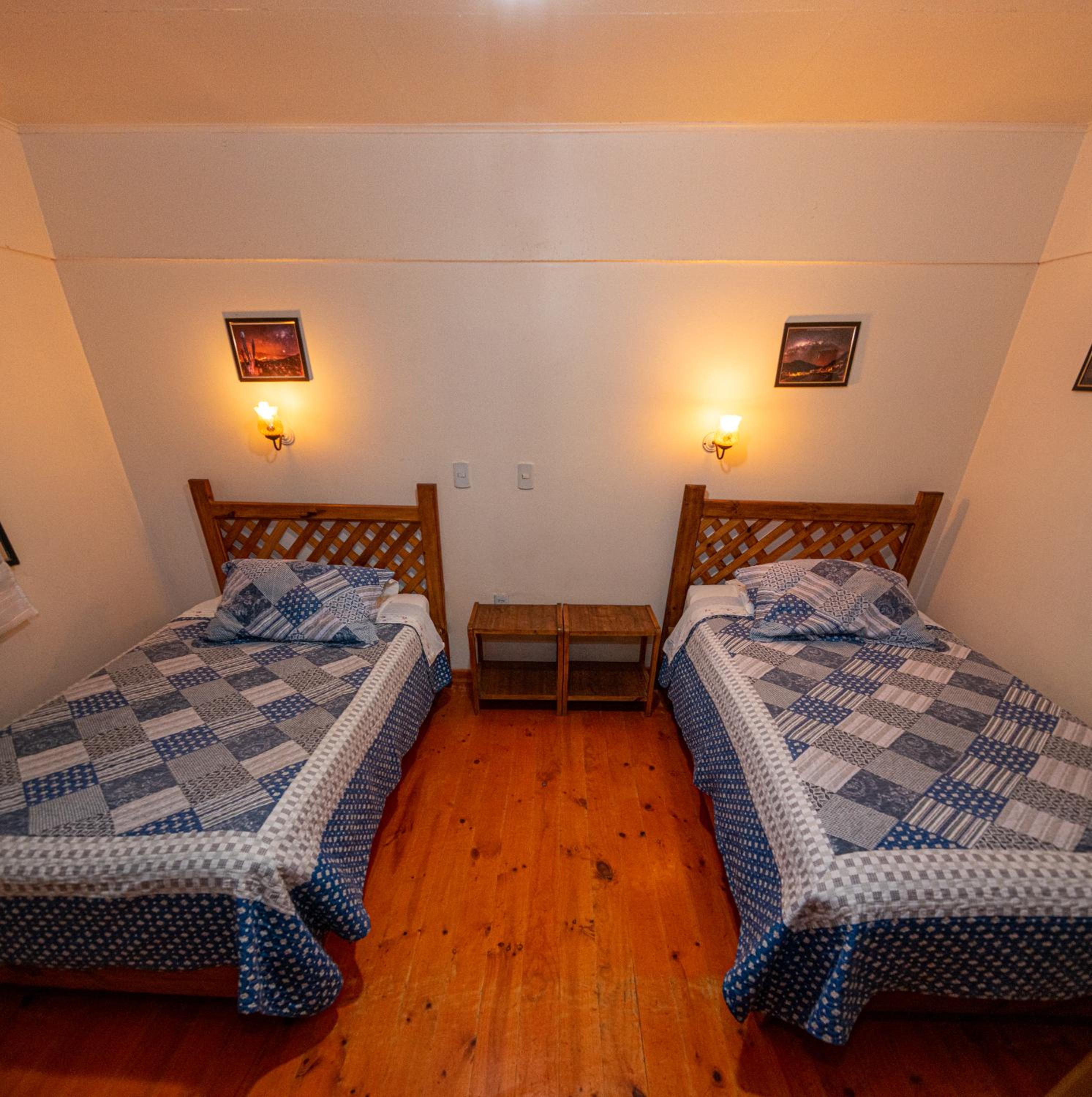 Twin Room with Bathroom photo 1
