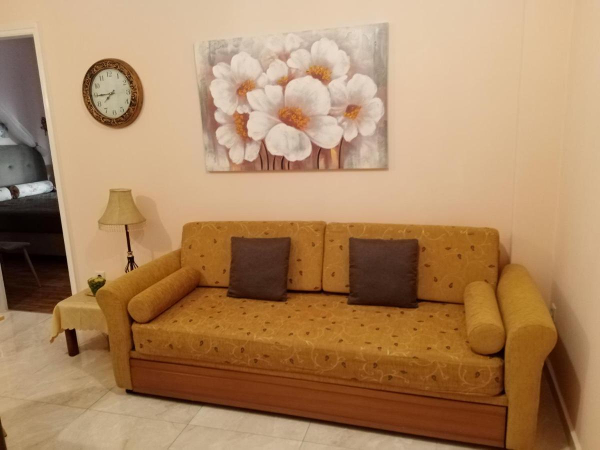 One-Bedroom Apartment - Photo 18