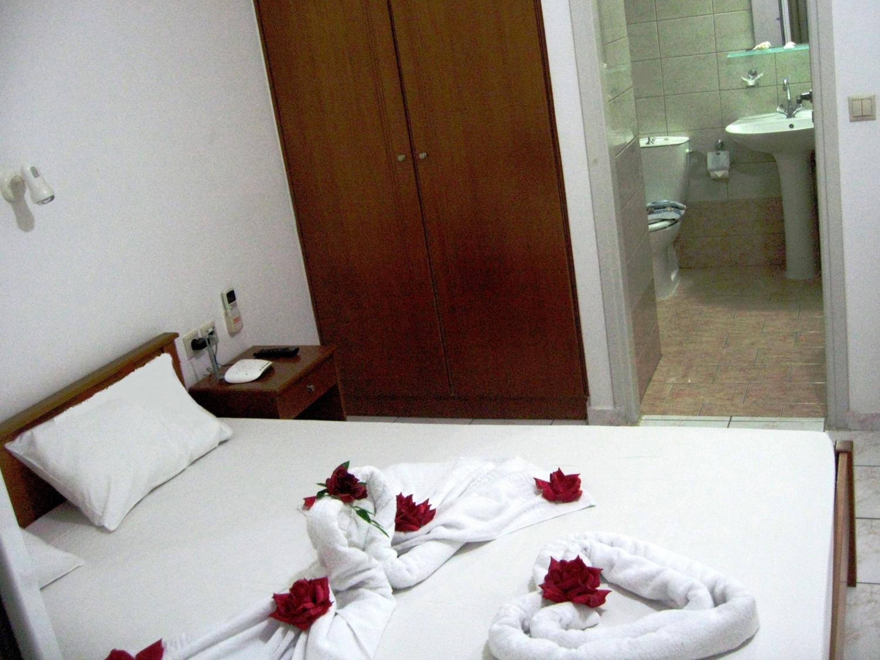 Studio (3 Adults) photo 2