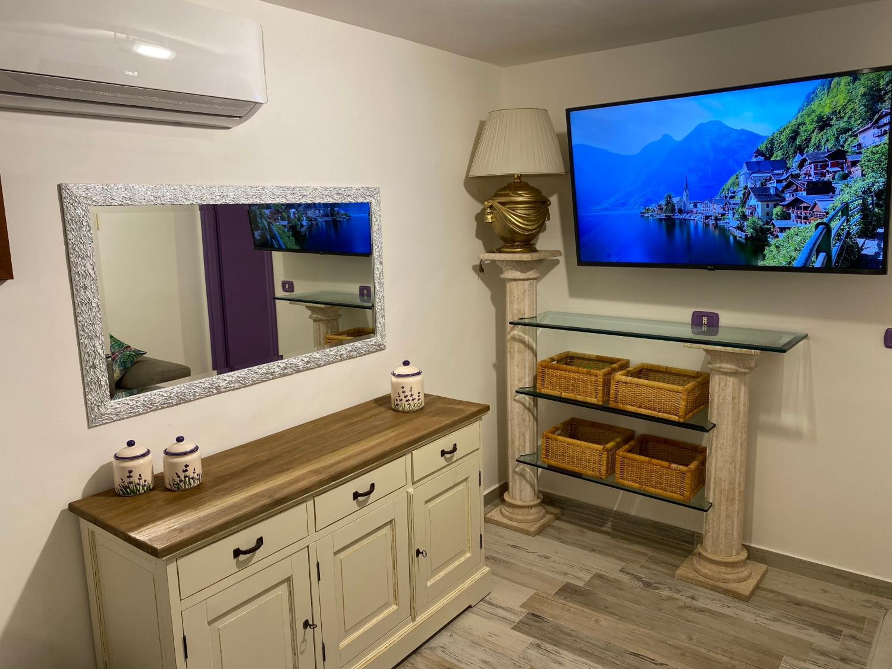 One-Bedroom House photo 1