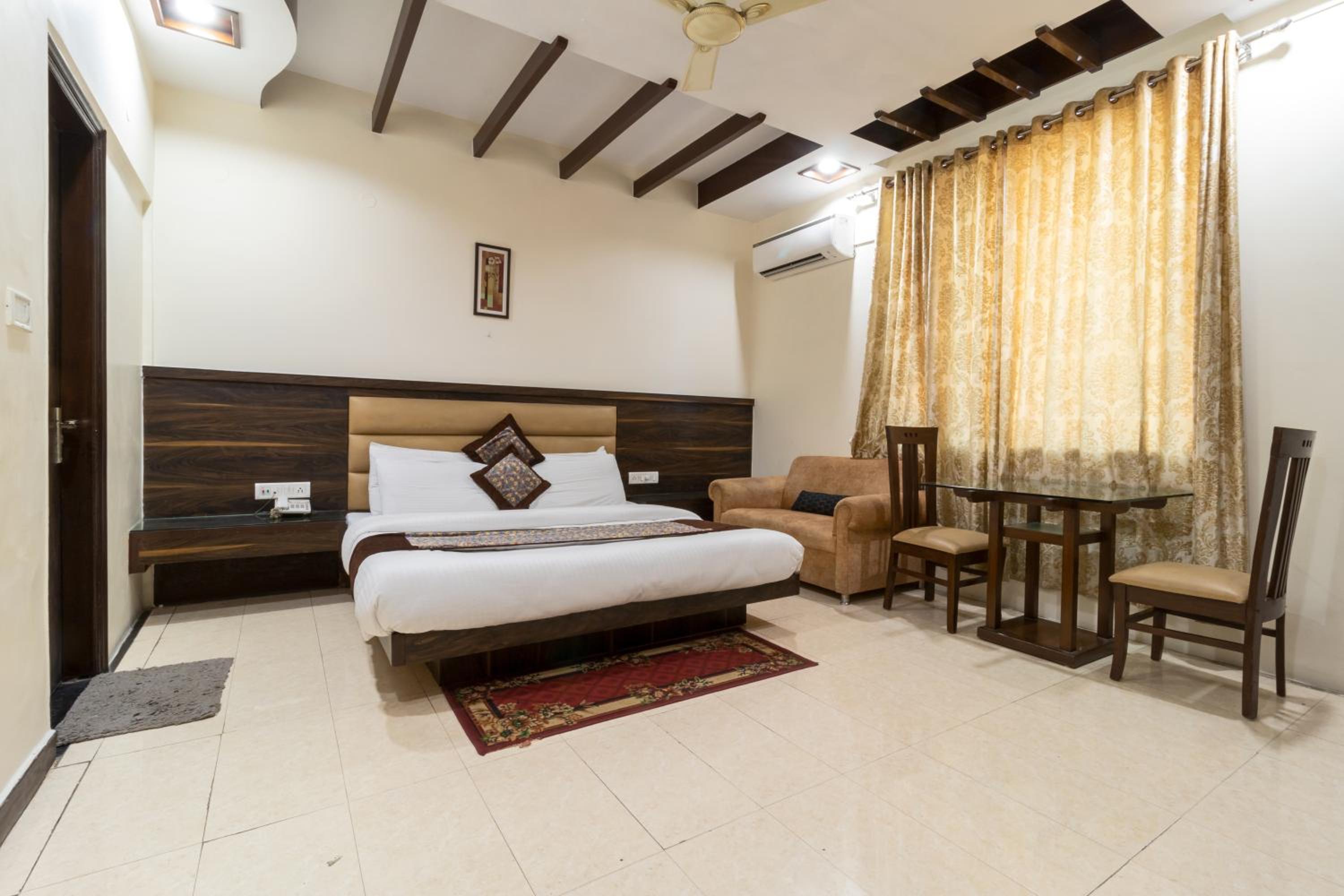 Deluxe Double or Twin Room photo 1
