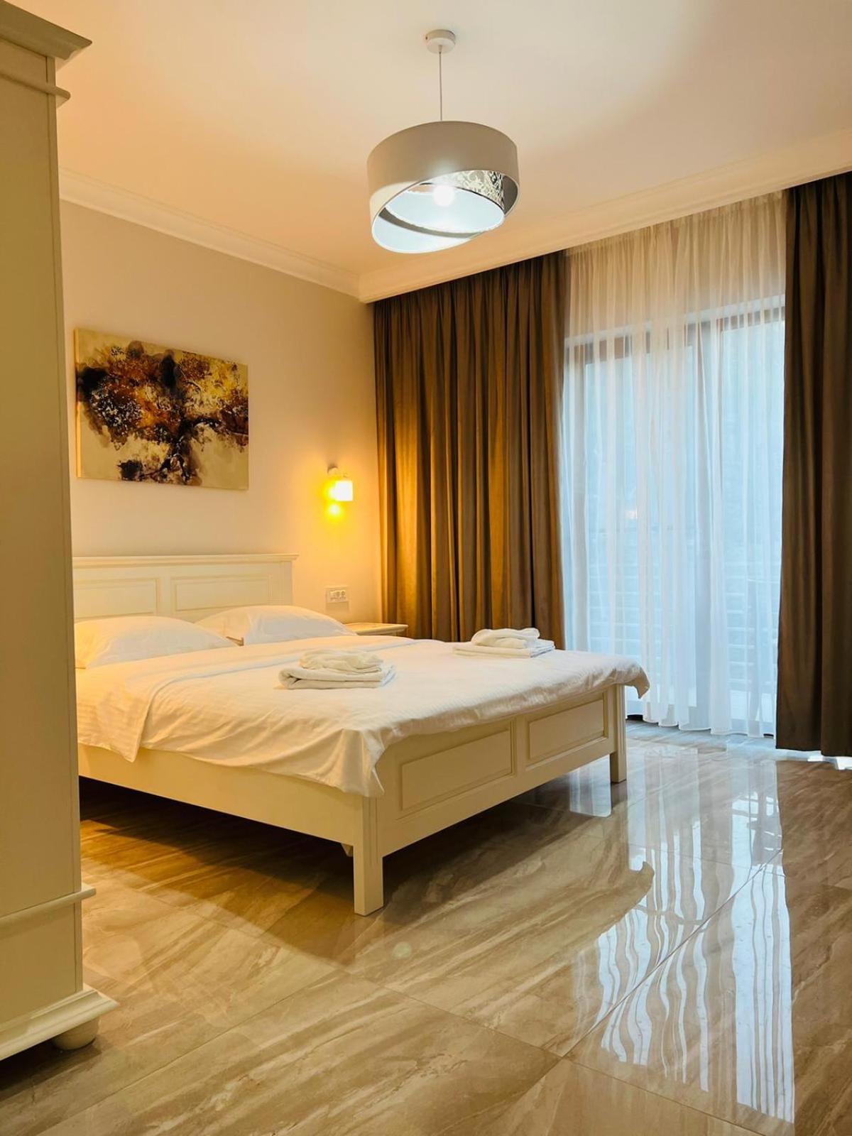Double Room with Mountain View - Photo 10