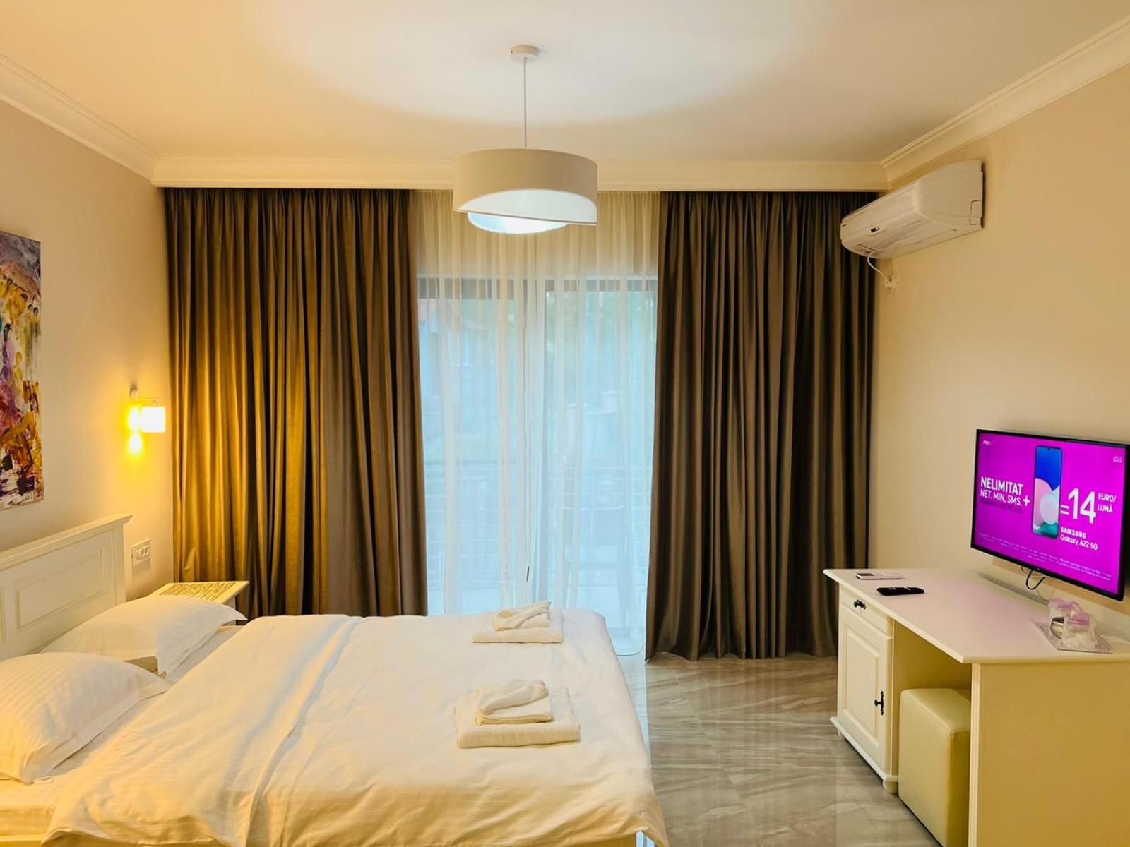 Double Room with Mountain View - Photo 6