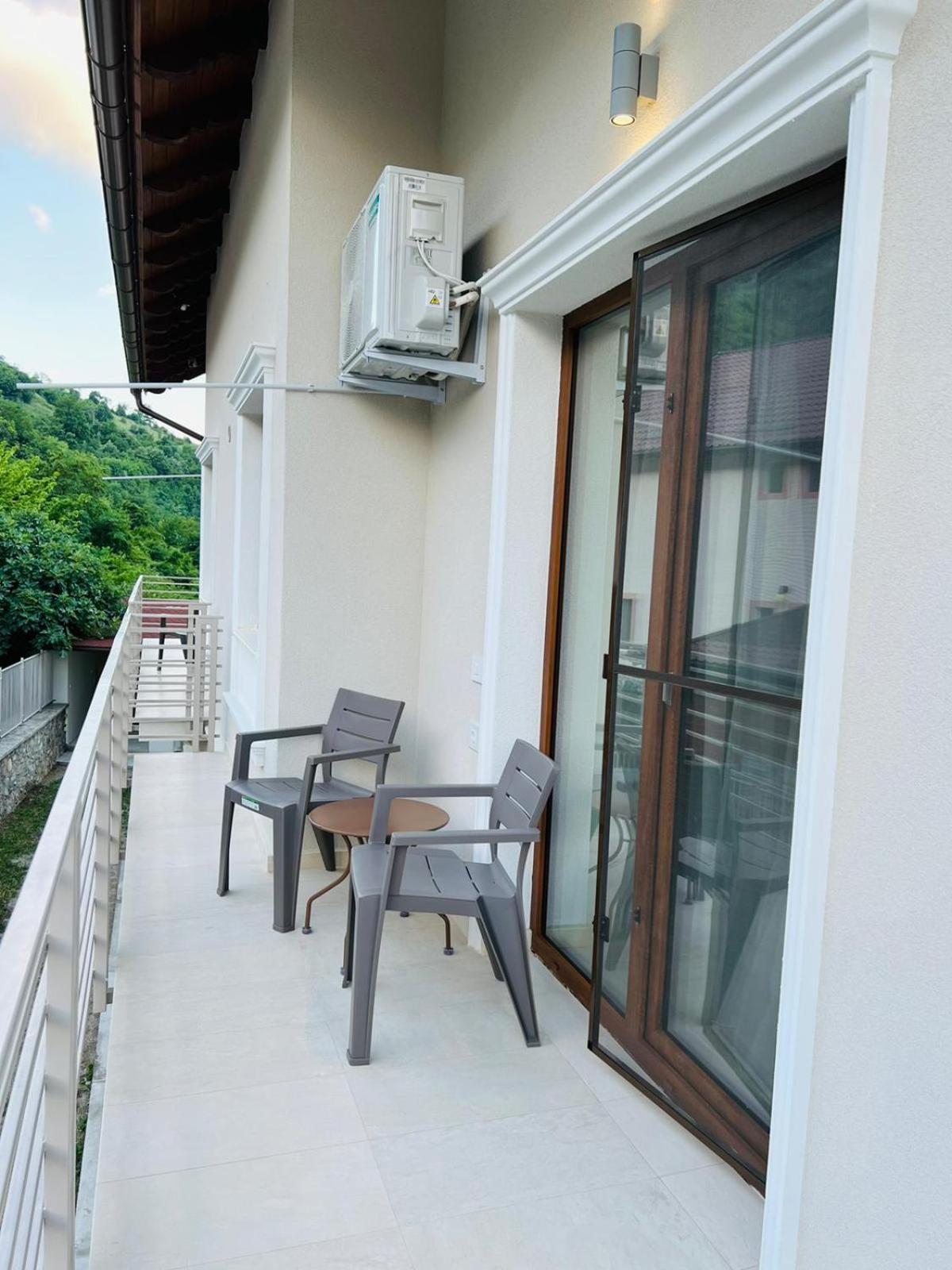 Double Room with Mountain View - Photo 26