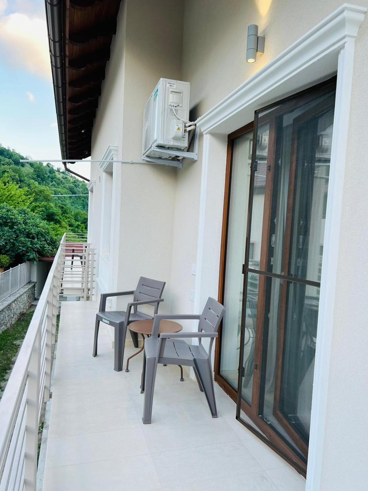 Double Room with Mountain View - Photo 27