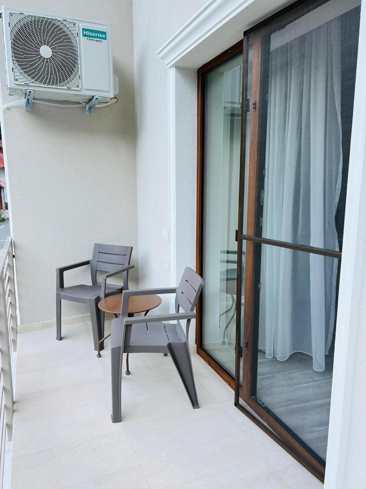 Double Room with Mountain View - Photo 2