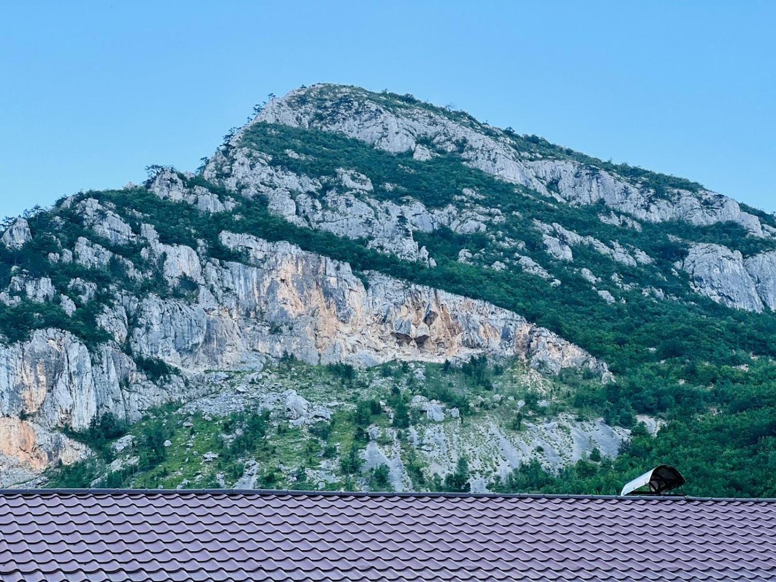 Double Room with Mountain View - Photo 9