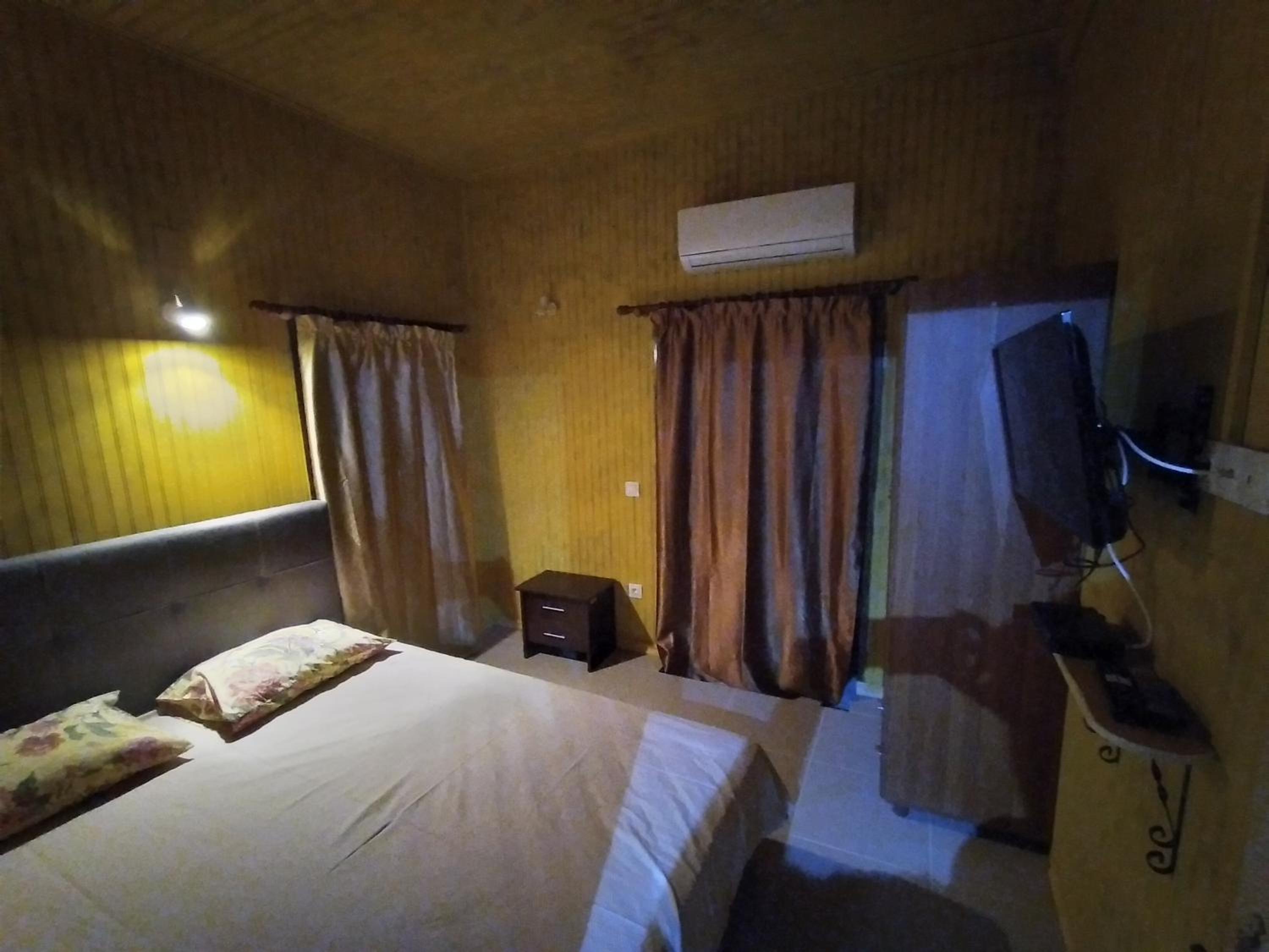 Two-Bedroom House - Photo 3