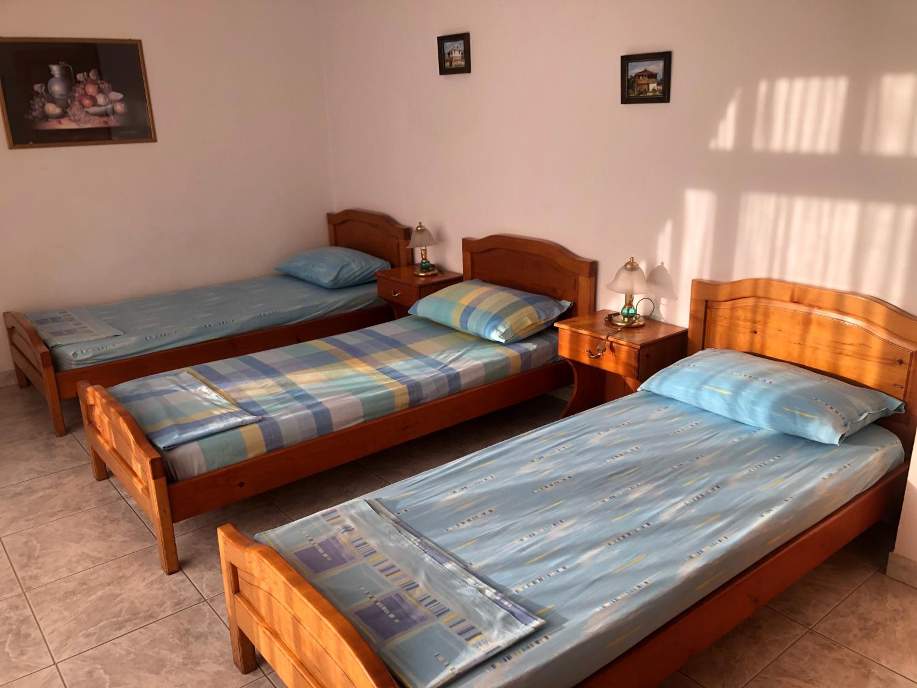 Bed in 3-Bed Mixed Dormitory Room with Shower