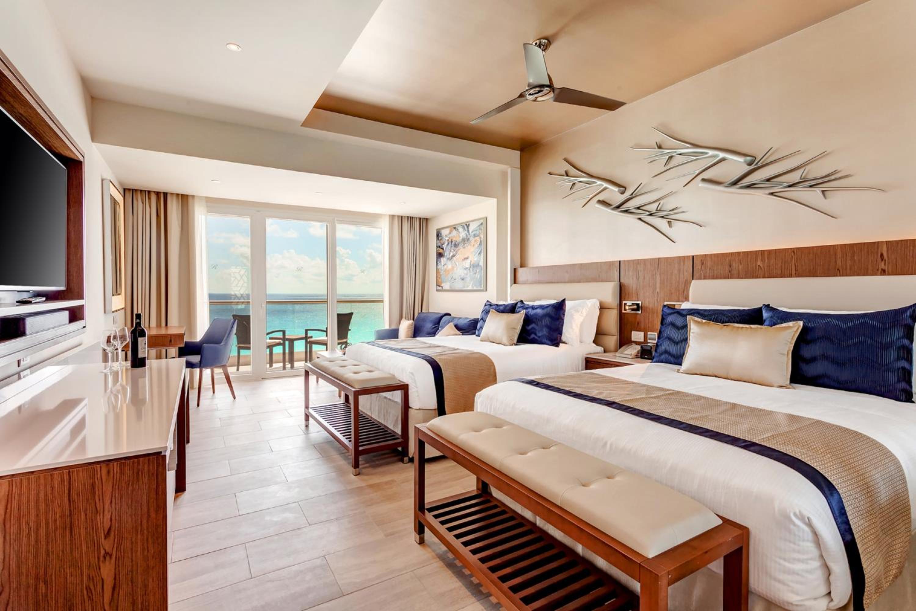 Luxury Junior Suite Ocean Front - Photo 13