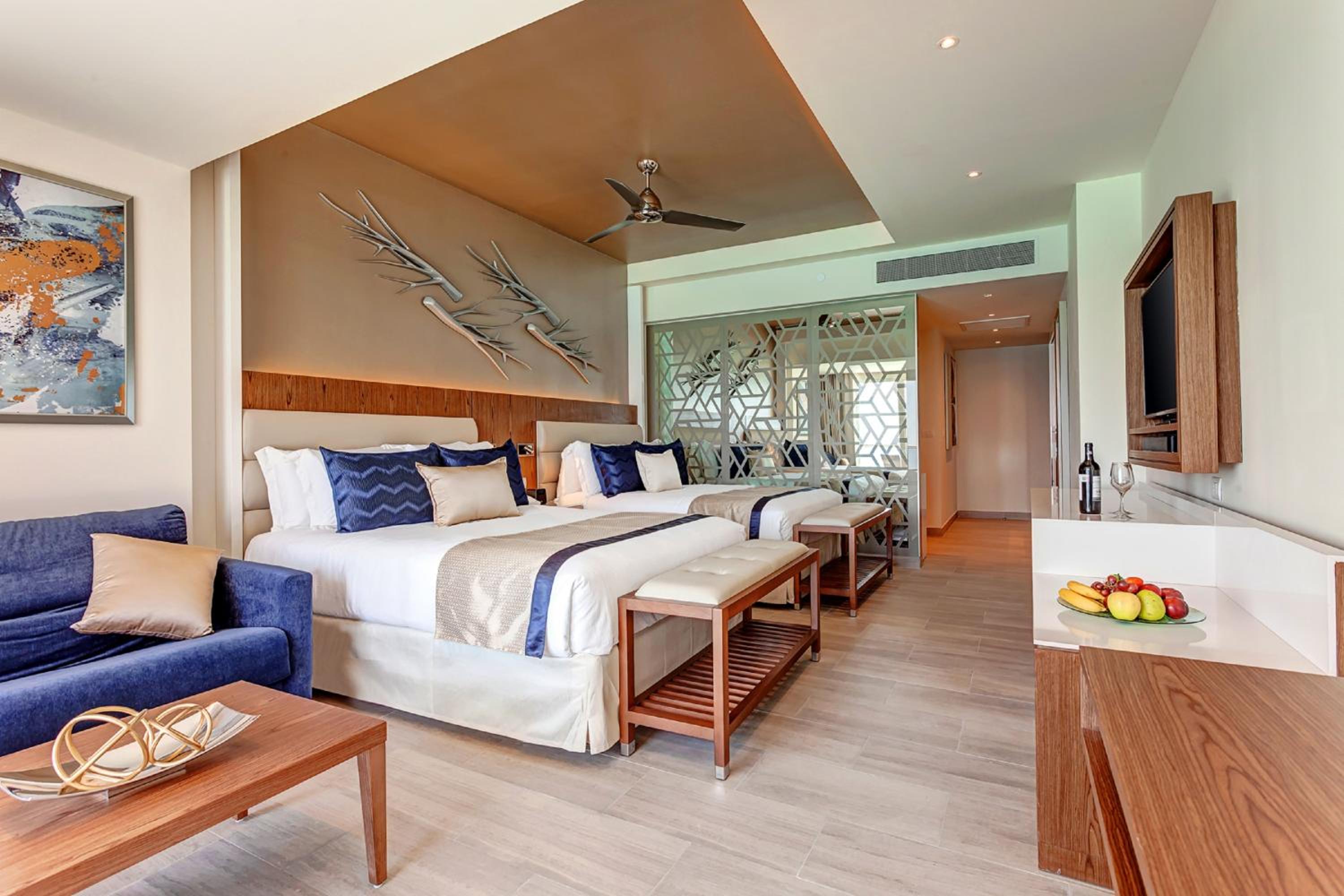 Luxury Junior Suite Ocean Front - Photo 12