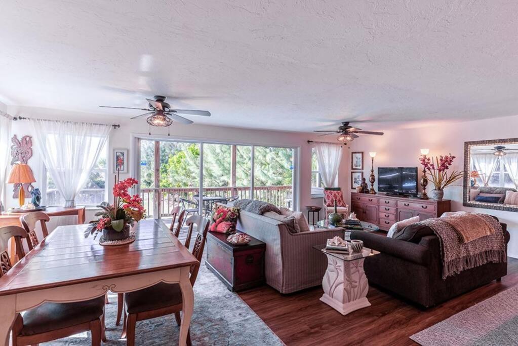 Family Two-Bedroom Apartment with View photo 2