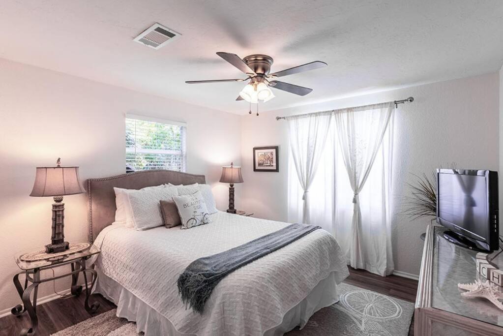 Family Two-Bedroom Apartment with View photo 3