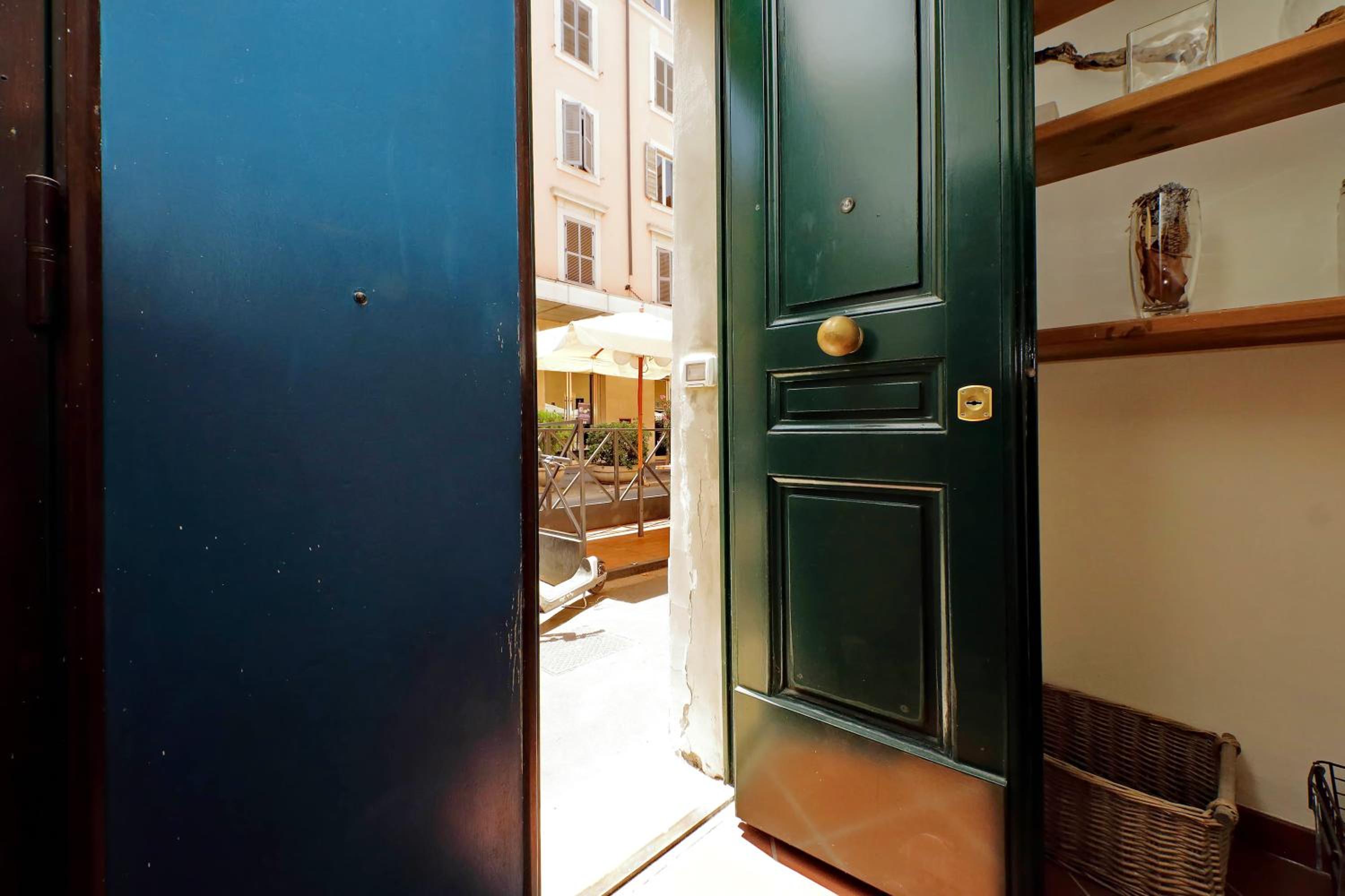 Apartment with Garden View -Via Capo d'Africa 14 photo 3