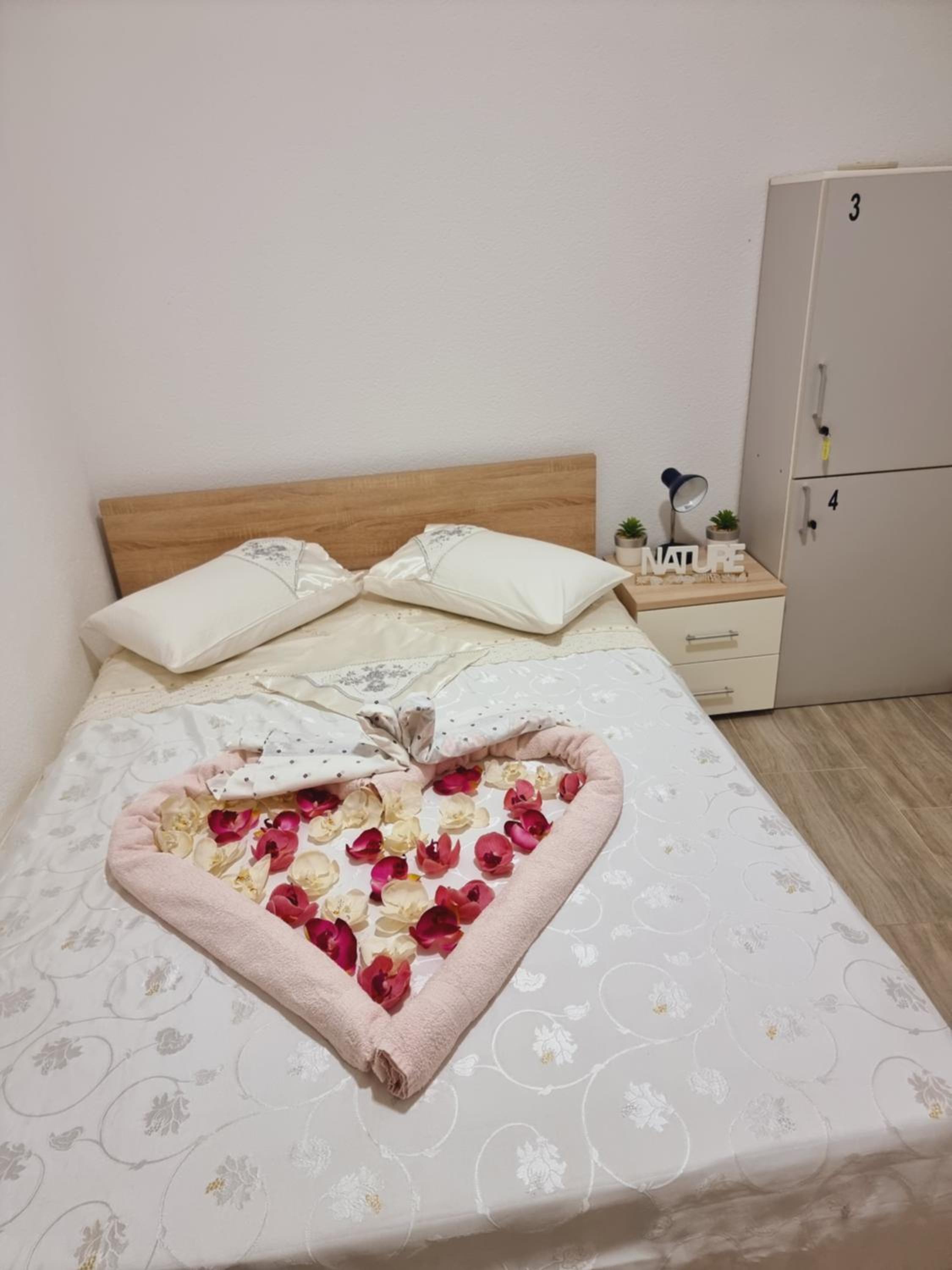 Budget Double Room - Photo 5
