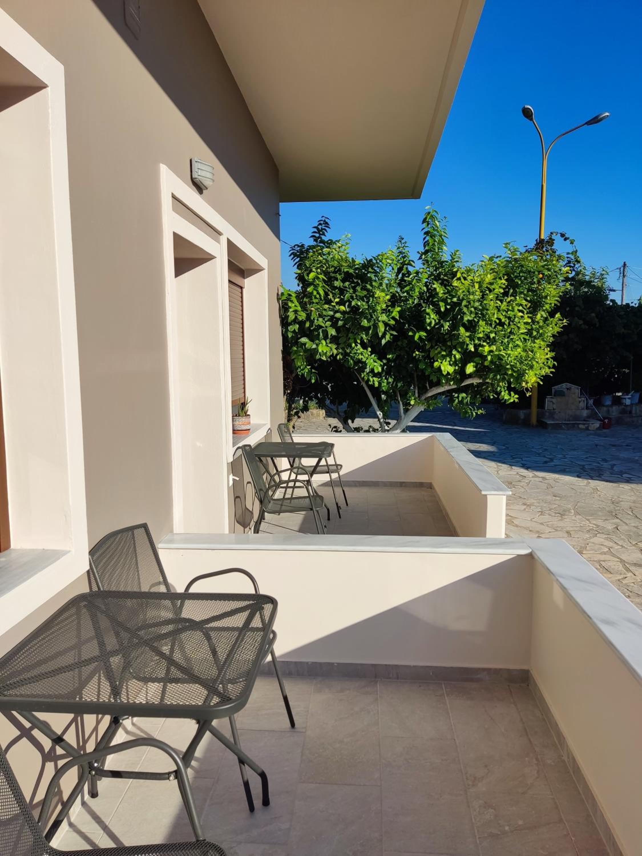 Double Room with Terrace - Photo 9