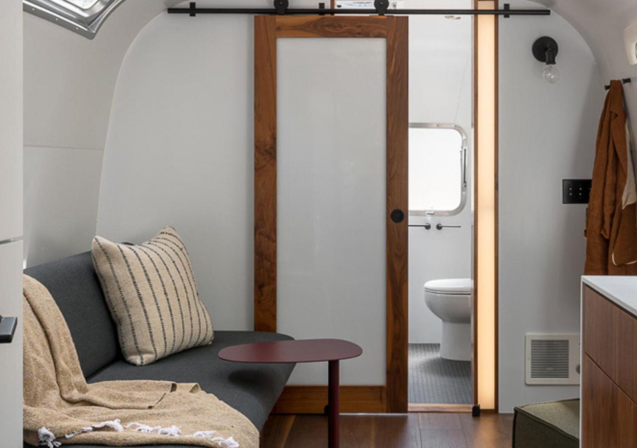 Premium Airstream Suite - Photo 13