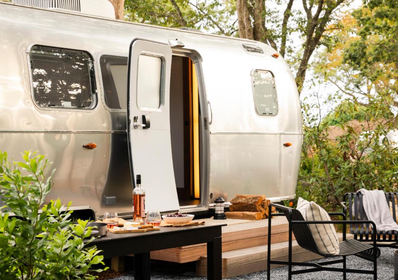 Premium Airstream Suite - Photo 12