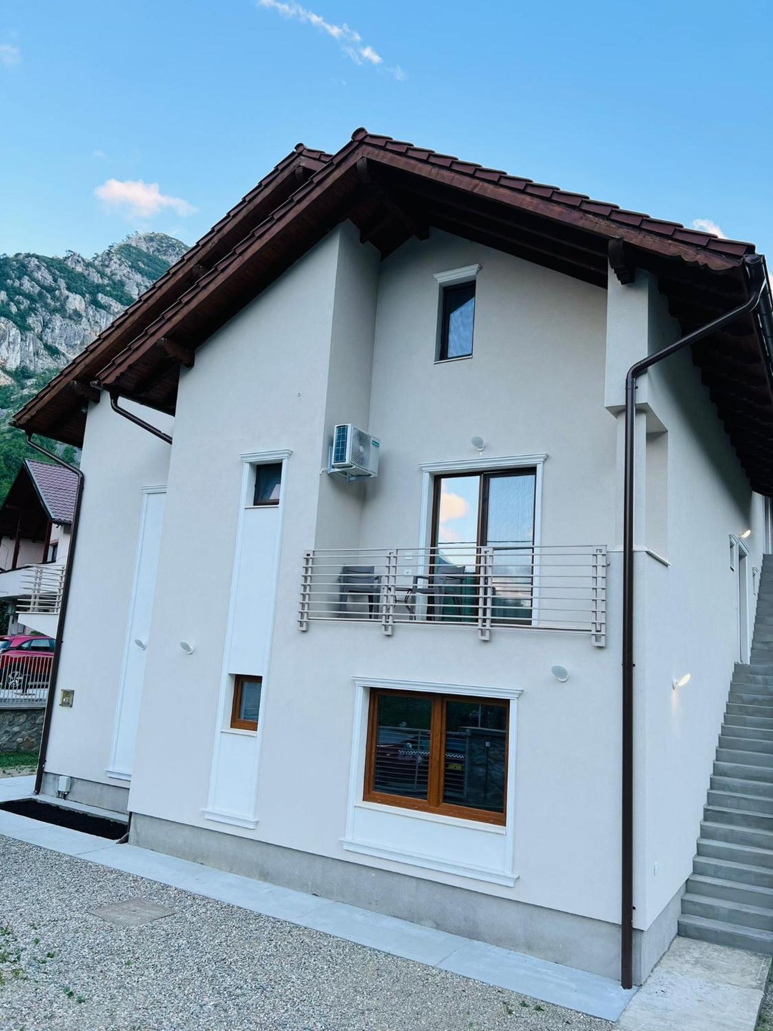 Double Room with Mountain View - Photo 12