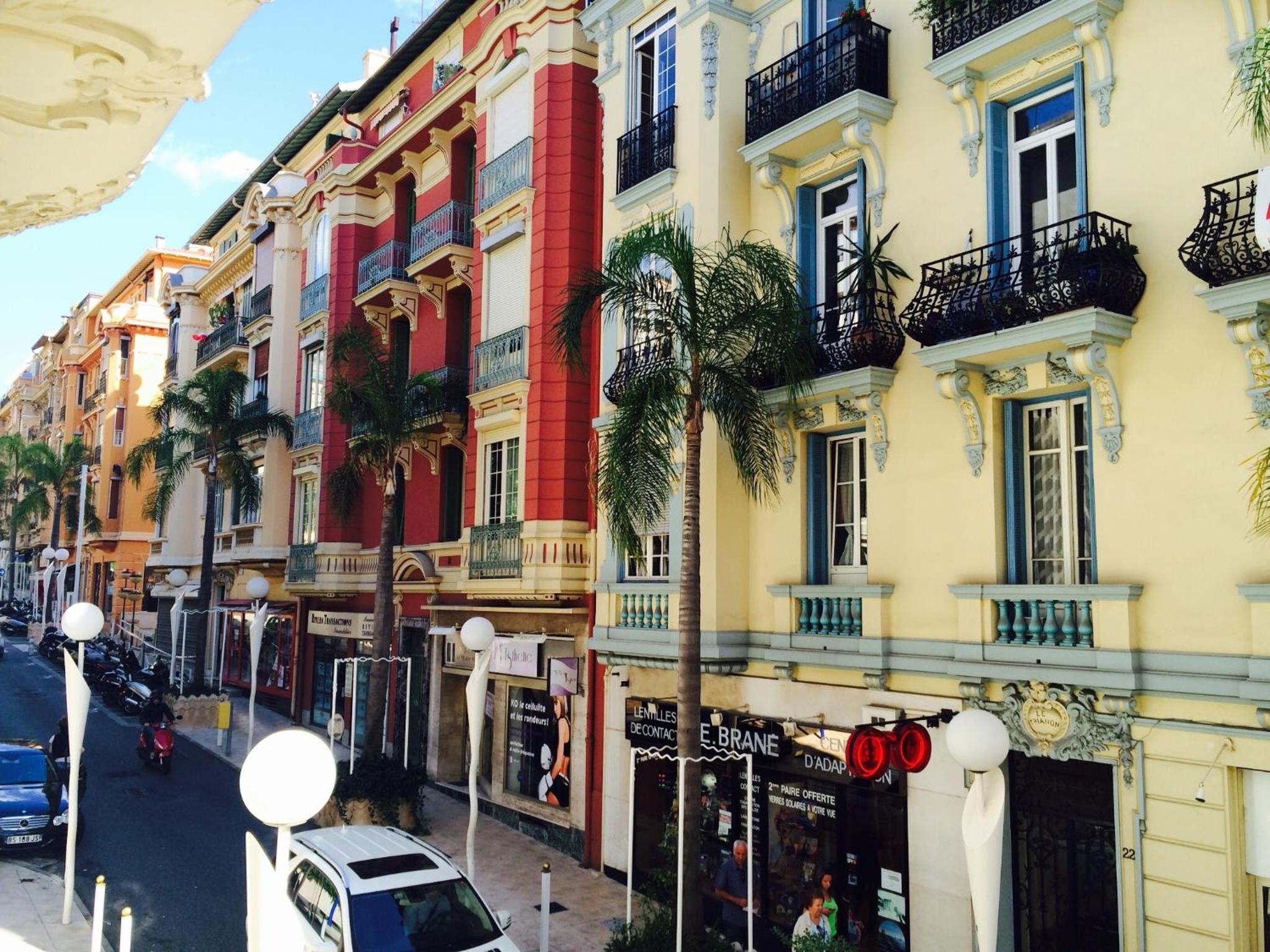 Apartment with Balcony photo 2