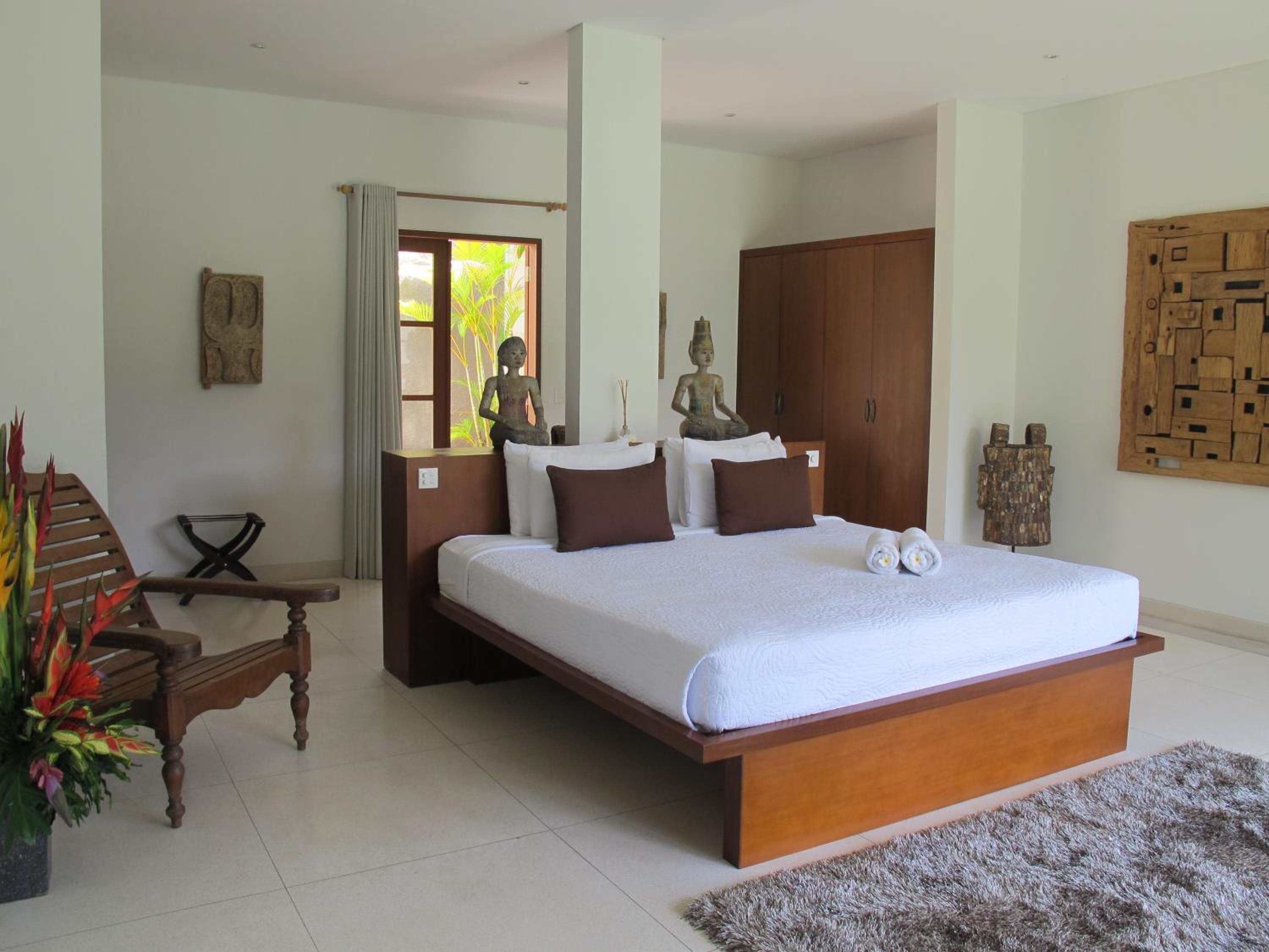 Five-Bedroom Villa with Private Pool and Fully Equipped Kitchenette - Photo 22