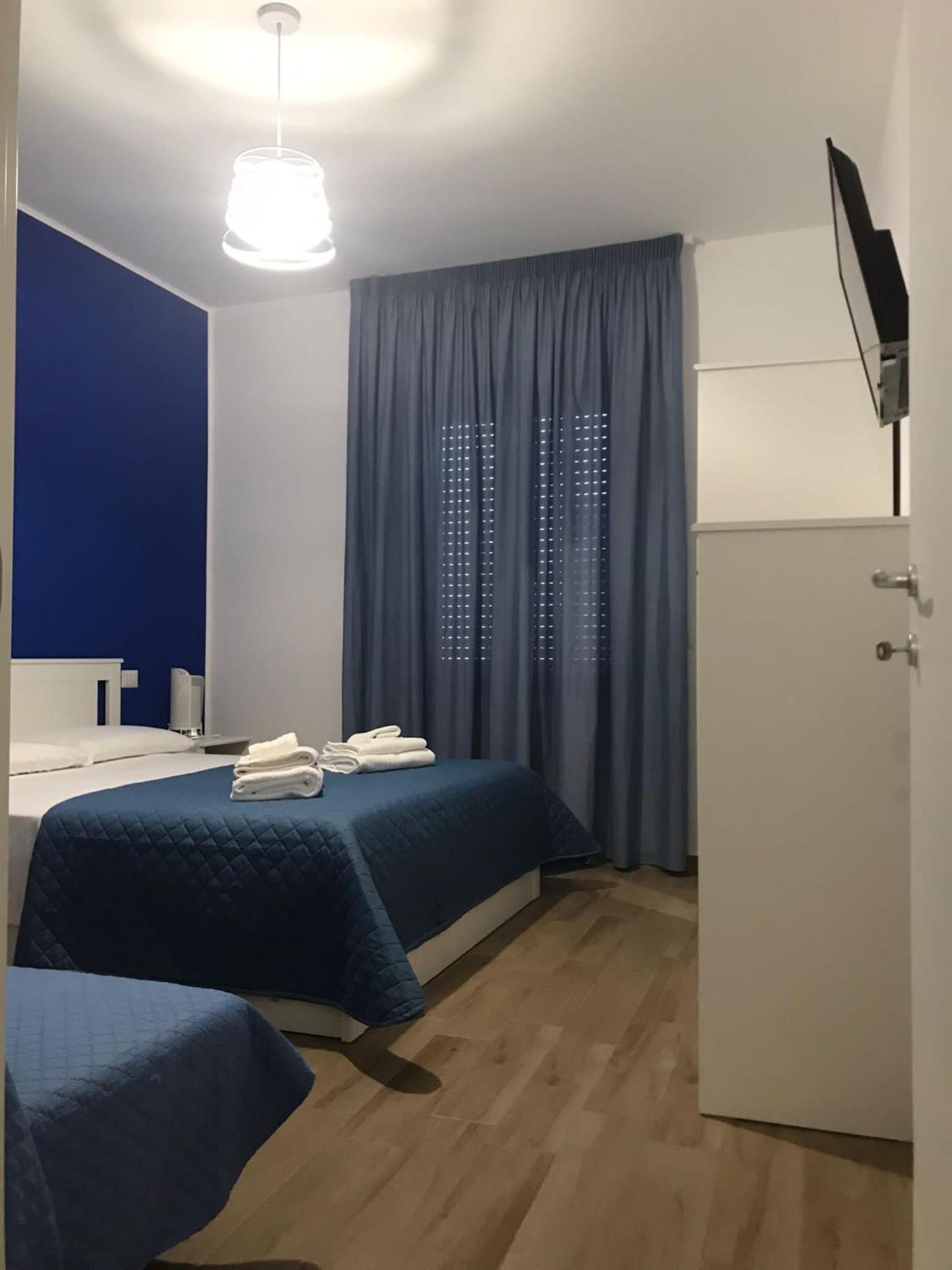 One-Bedroom Apartment - Photo 1