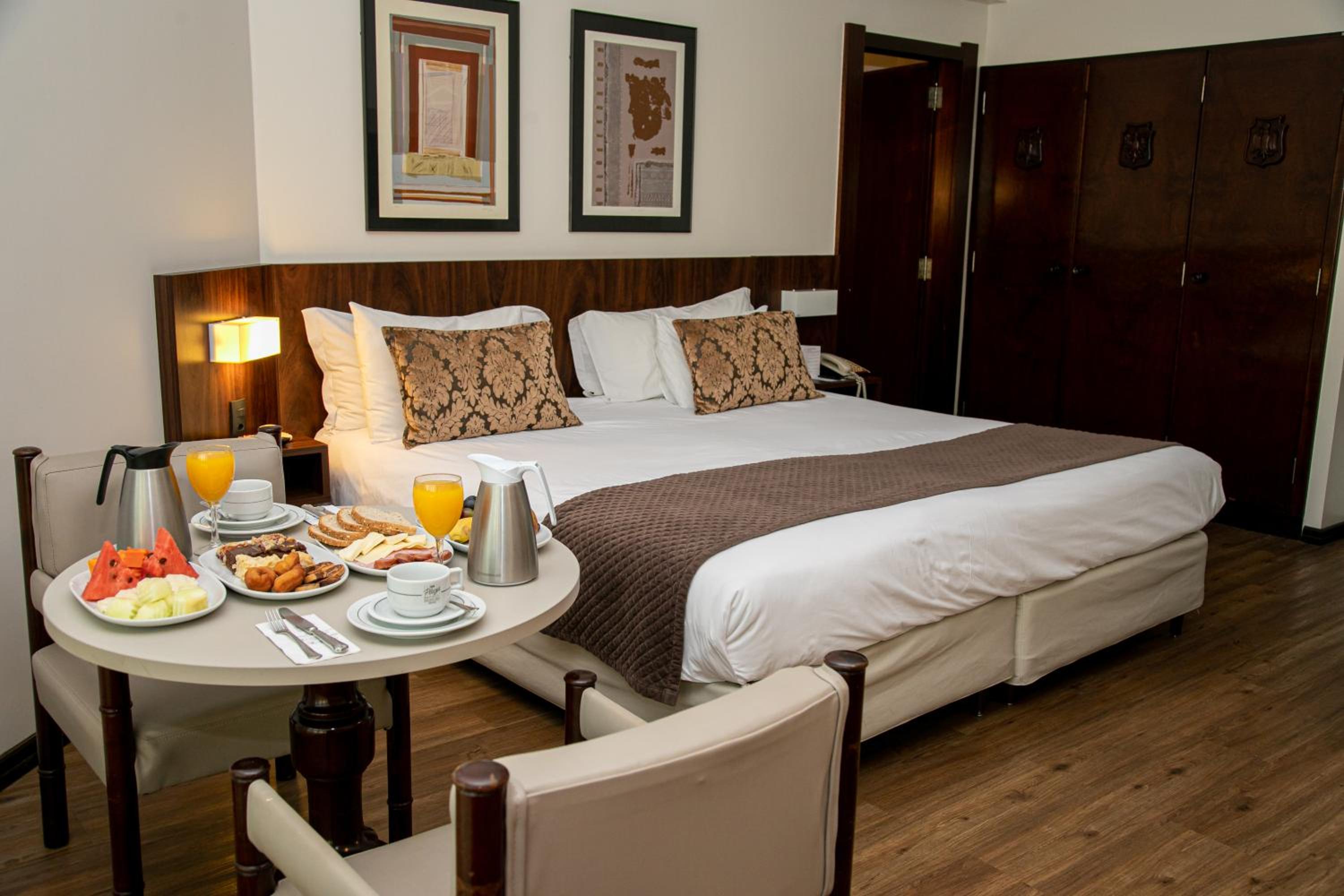 Suite with Double Bed - Photo 7