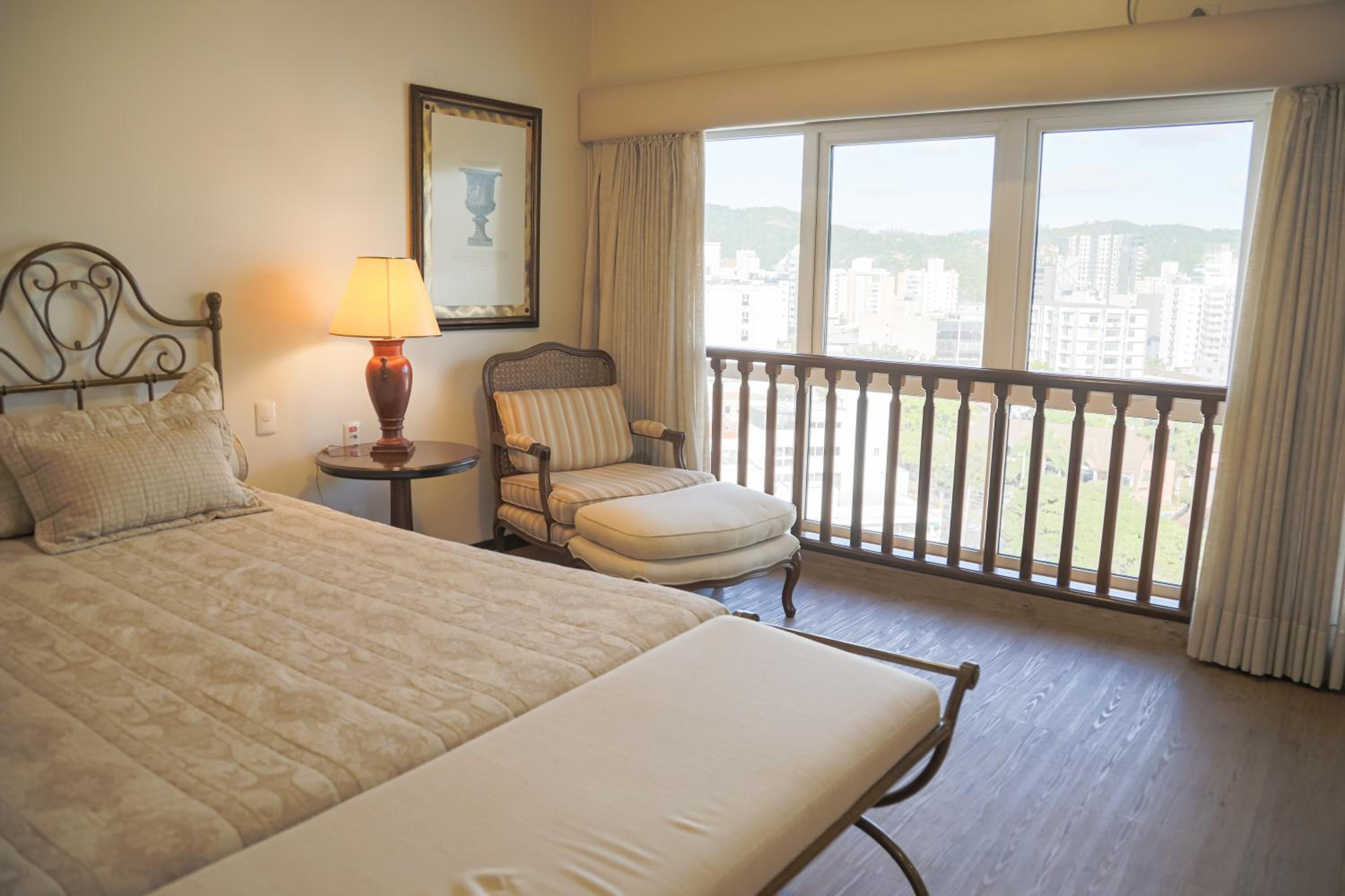Suite with Double Bed - Photo 6