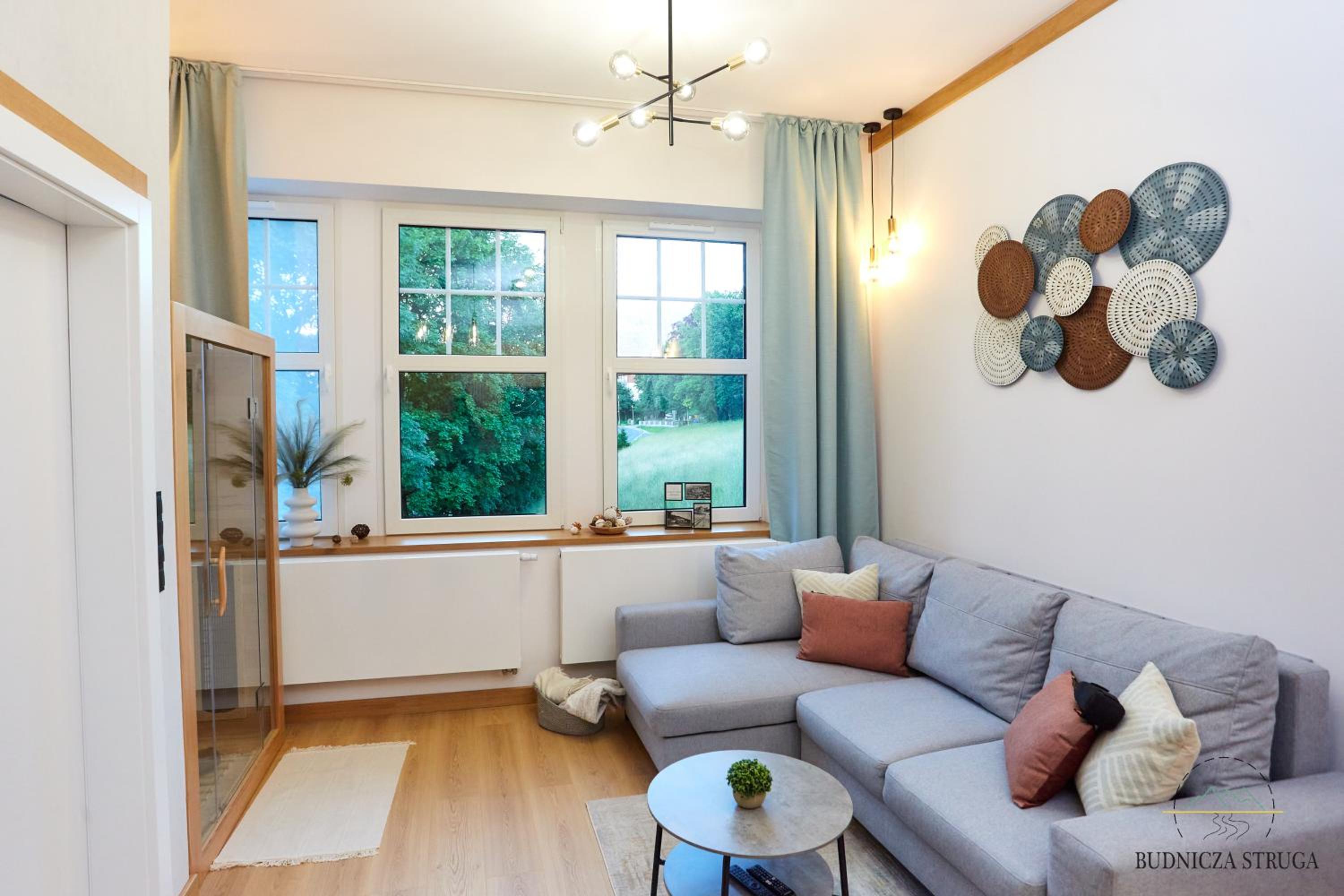 One-Bedroom Apartment - Photo 4