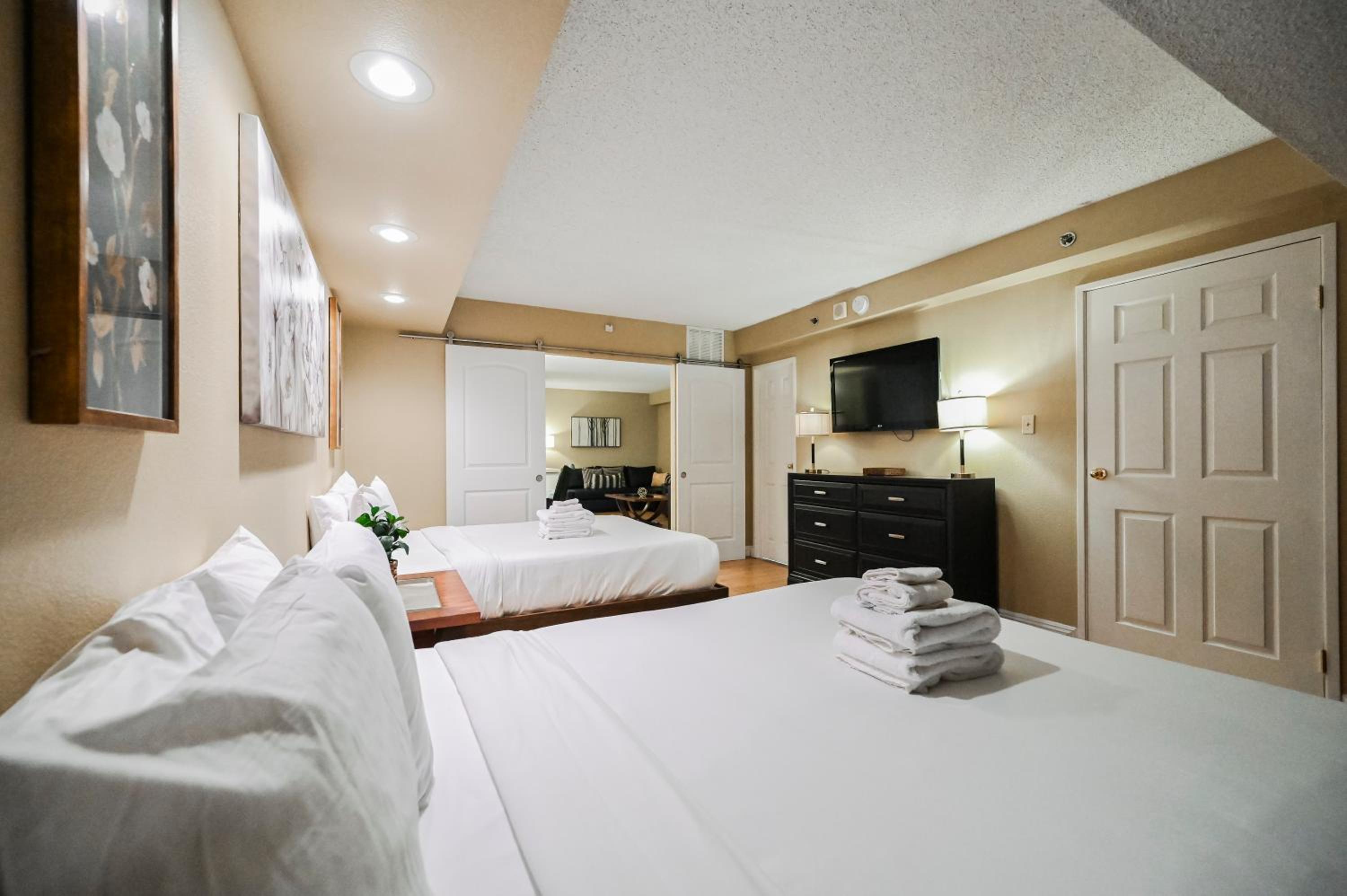 PH Floor One Bedroom Fountain View