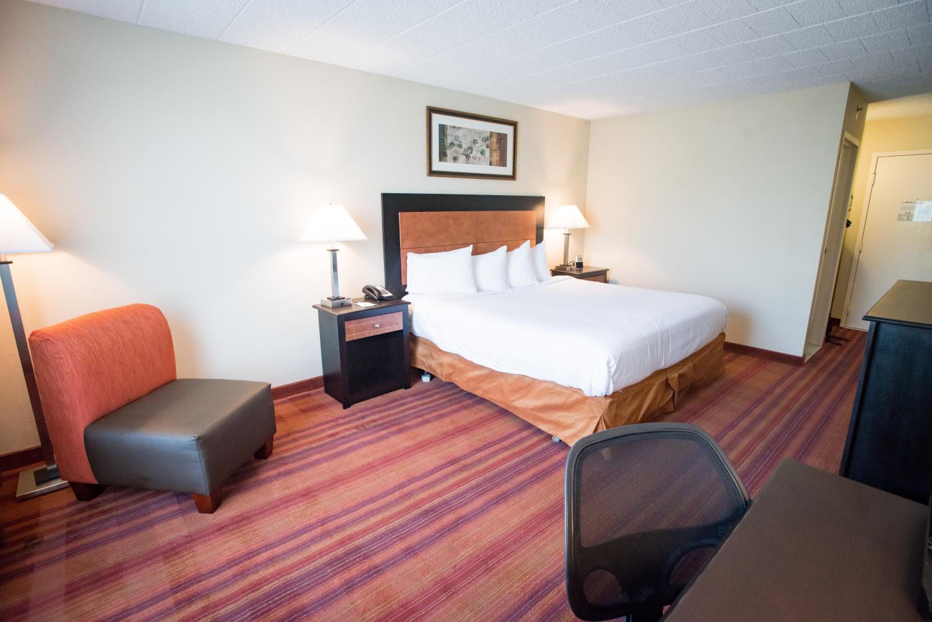 King Room - Accessible/Non-Smoking - Photo 4