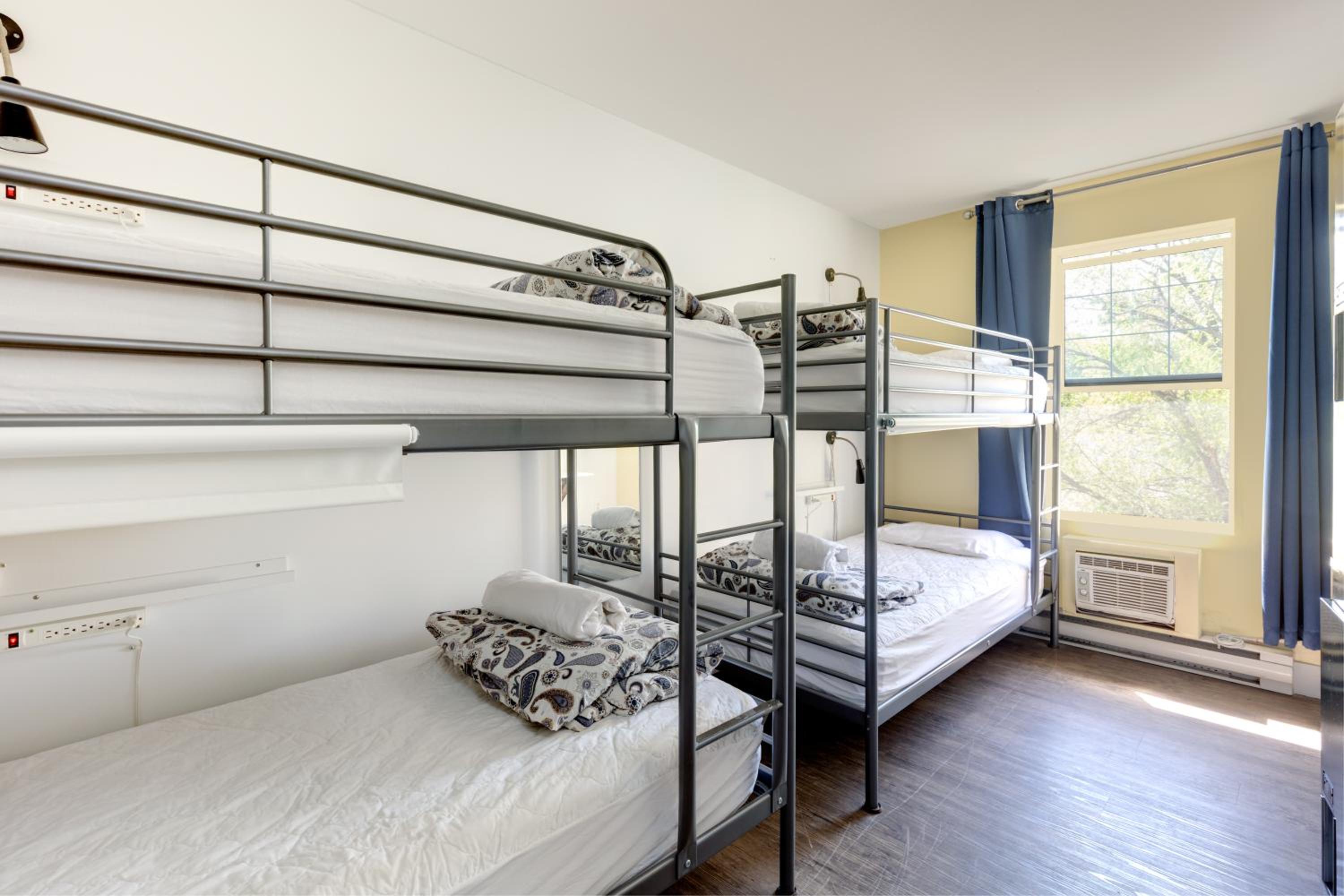 Bed in 4-Bed Female Dormitory Room photo 3