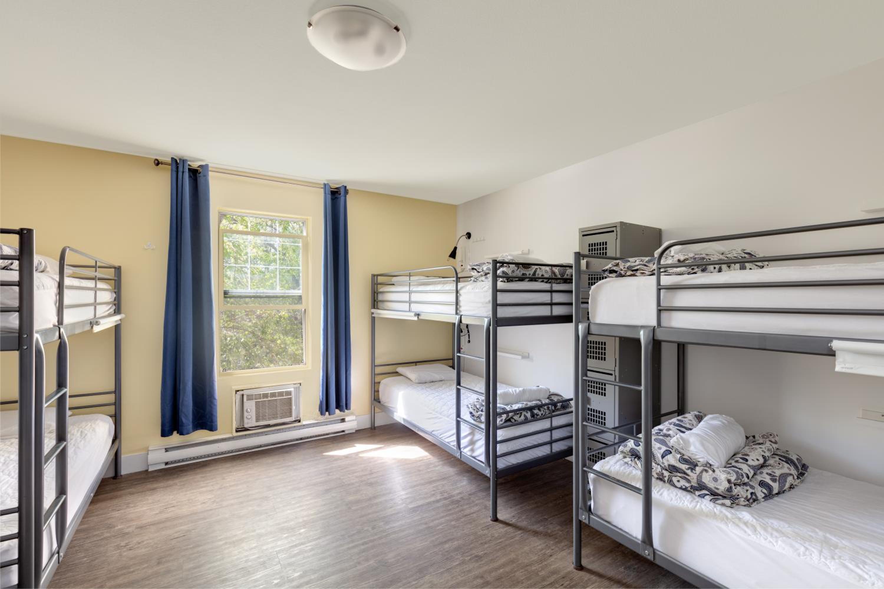Single Bed in 8-Bed Mixed Dormitory Room photo 2