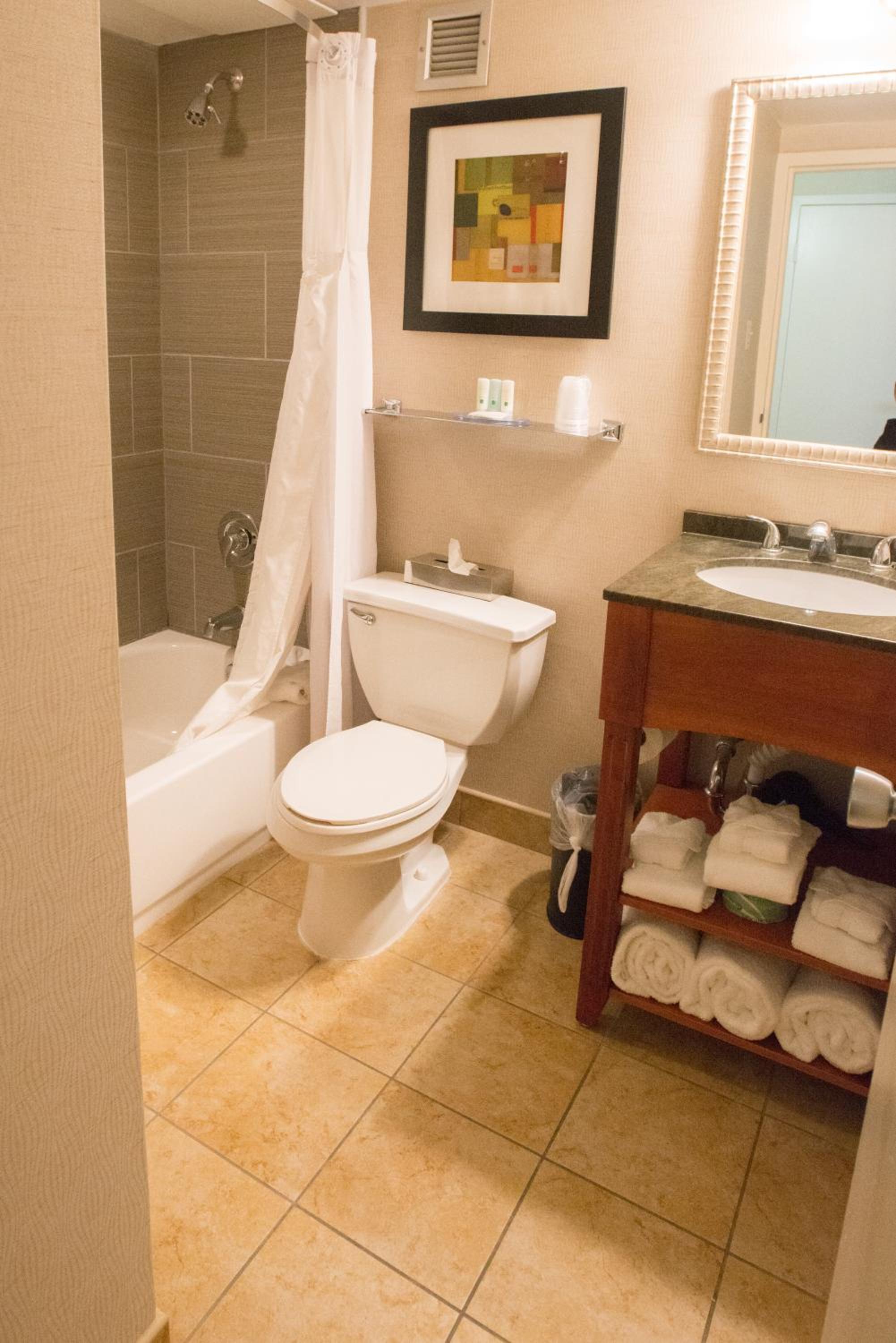 Double Room with Two Double Beds - Accessible/Non-Smoking - Photo 6