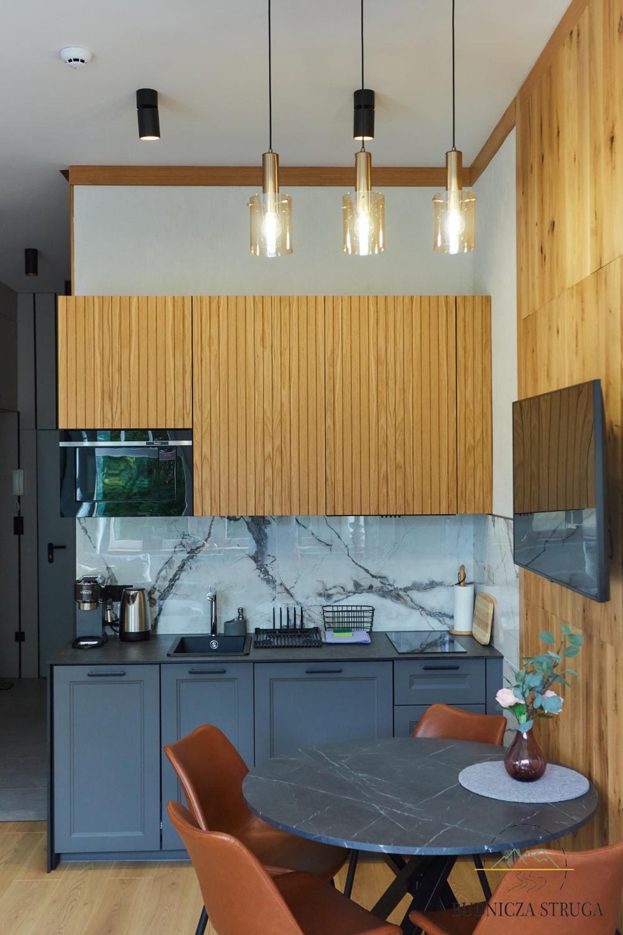 One-Bedroom Apartment - Photo 8