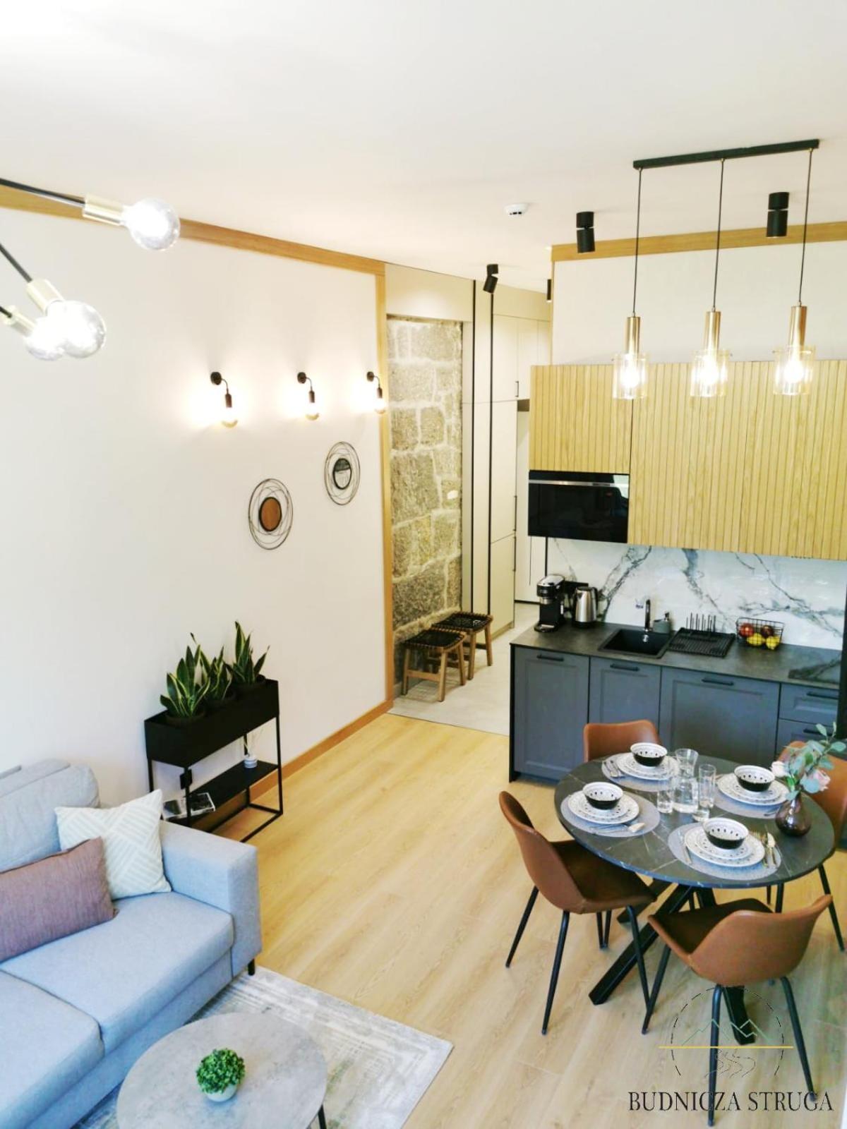 One-Bedroom Apartment - Photo 12