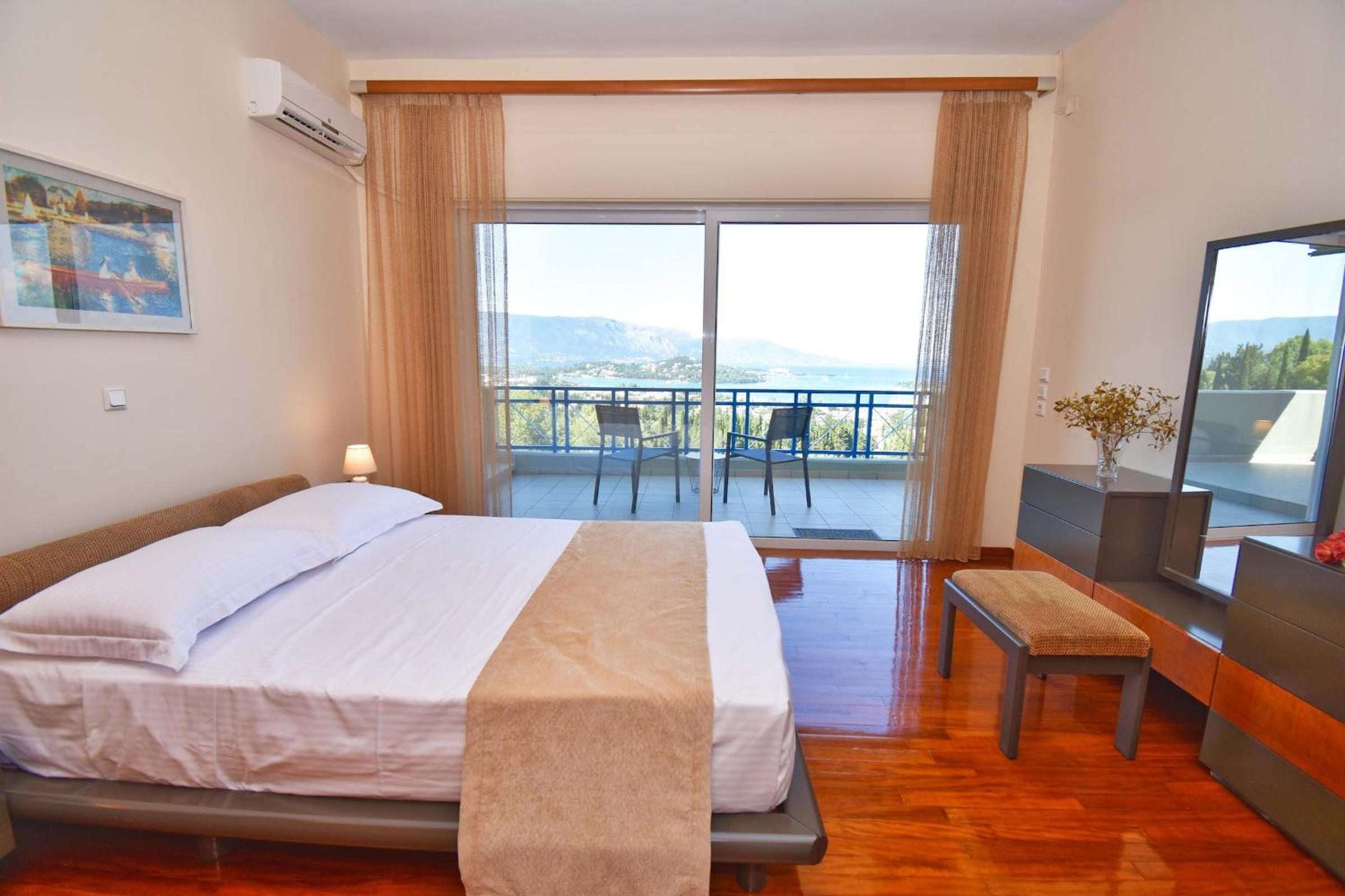 Superior Villa photo 2
