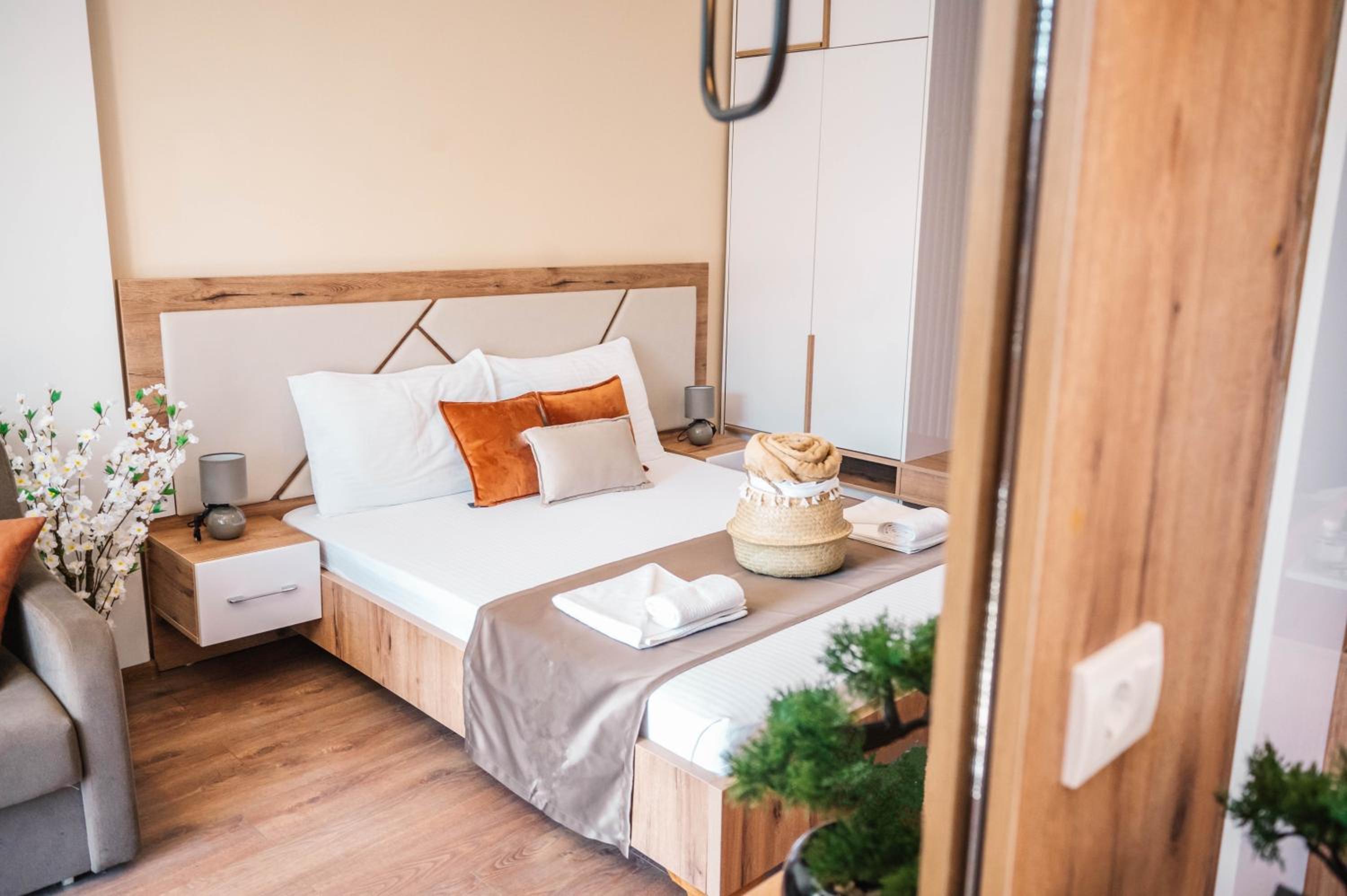Double Room with Balcony and Sea View - Photo 4
