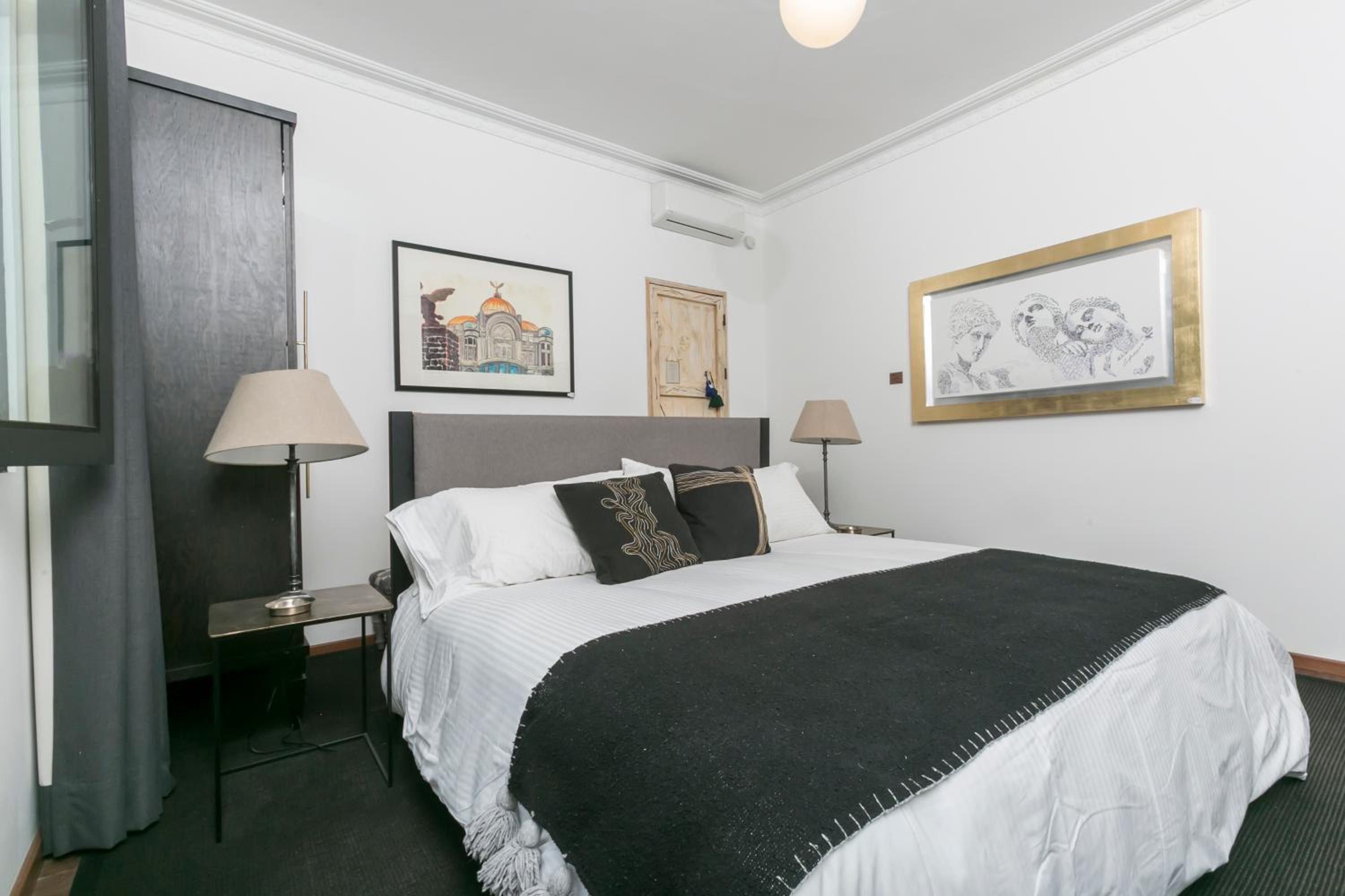 Superior Suite - Photo 17