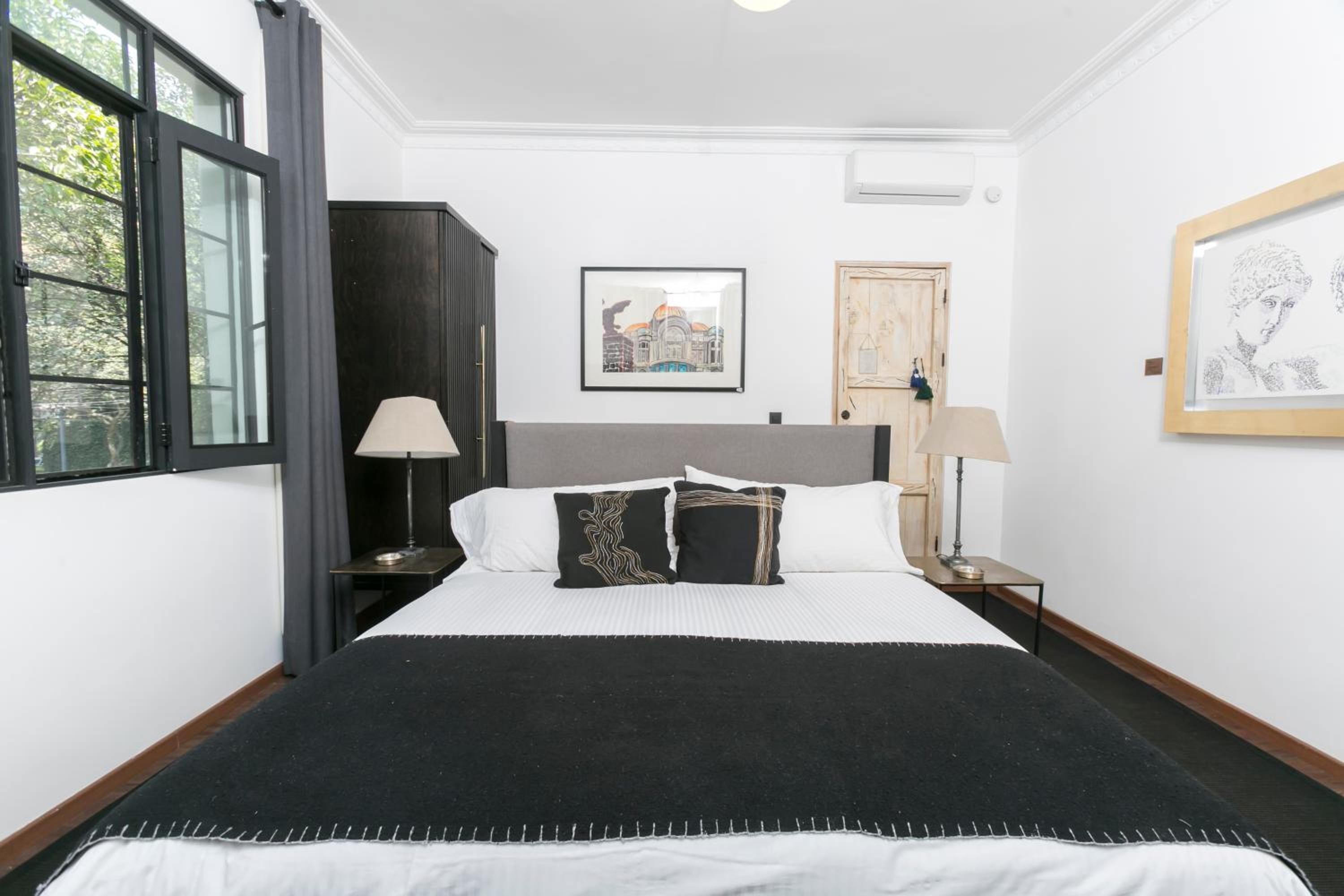 Superior Suite - Photo 16