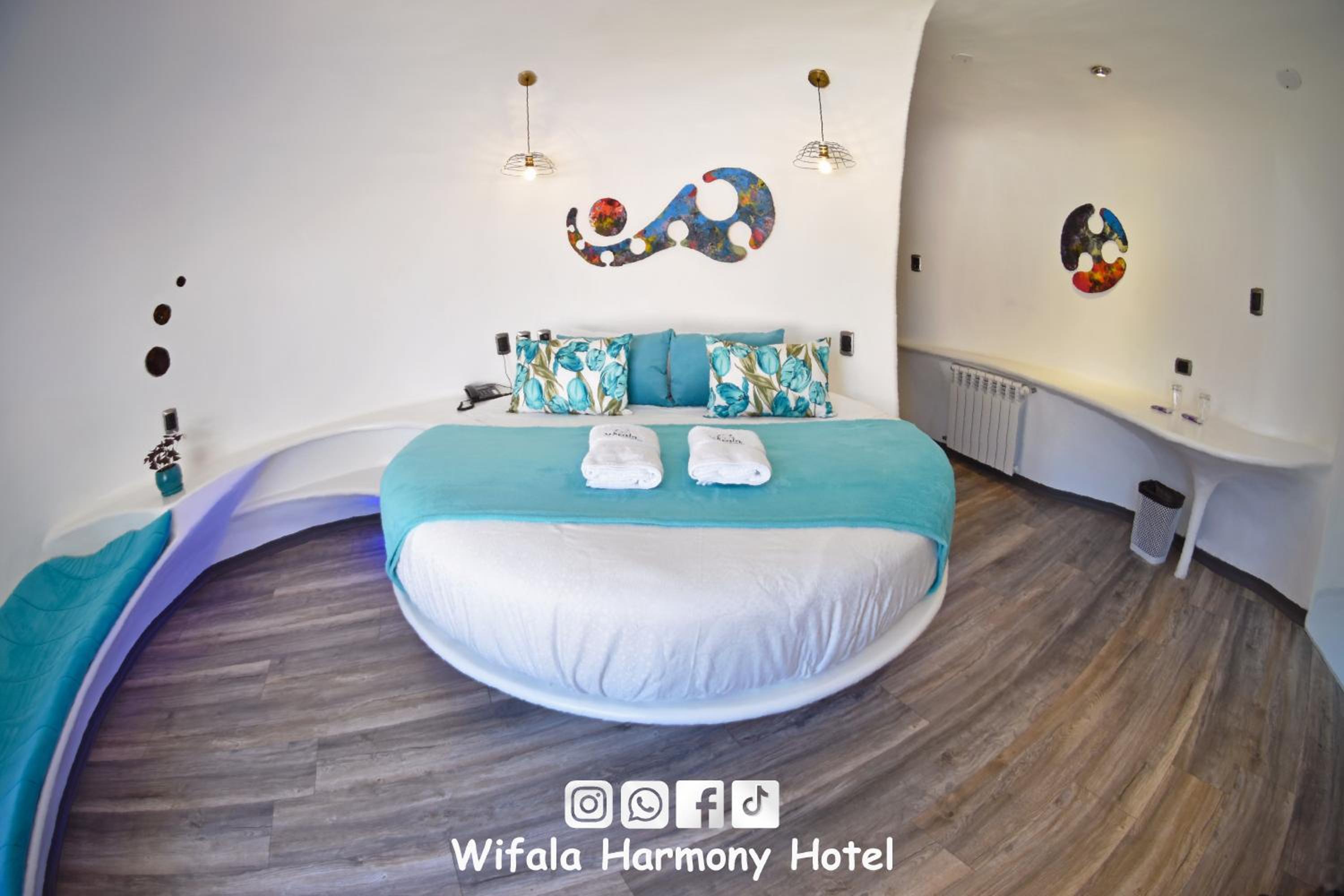 Deluxe Room - Photo 2