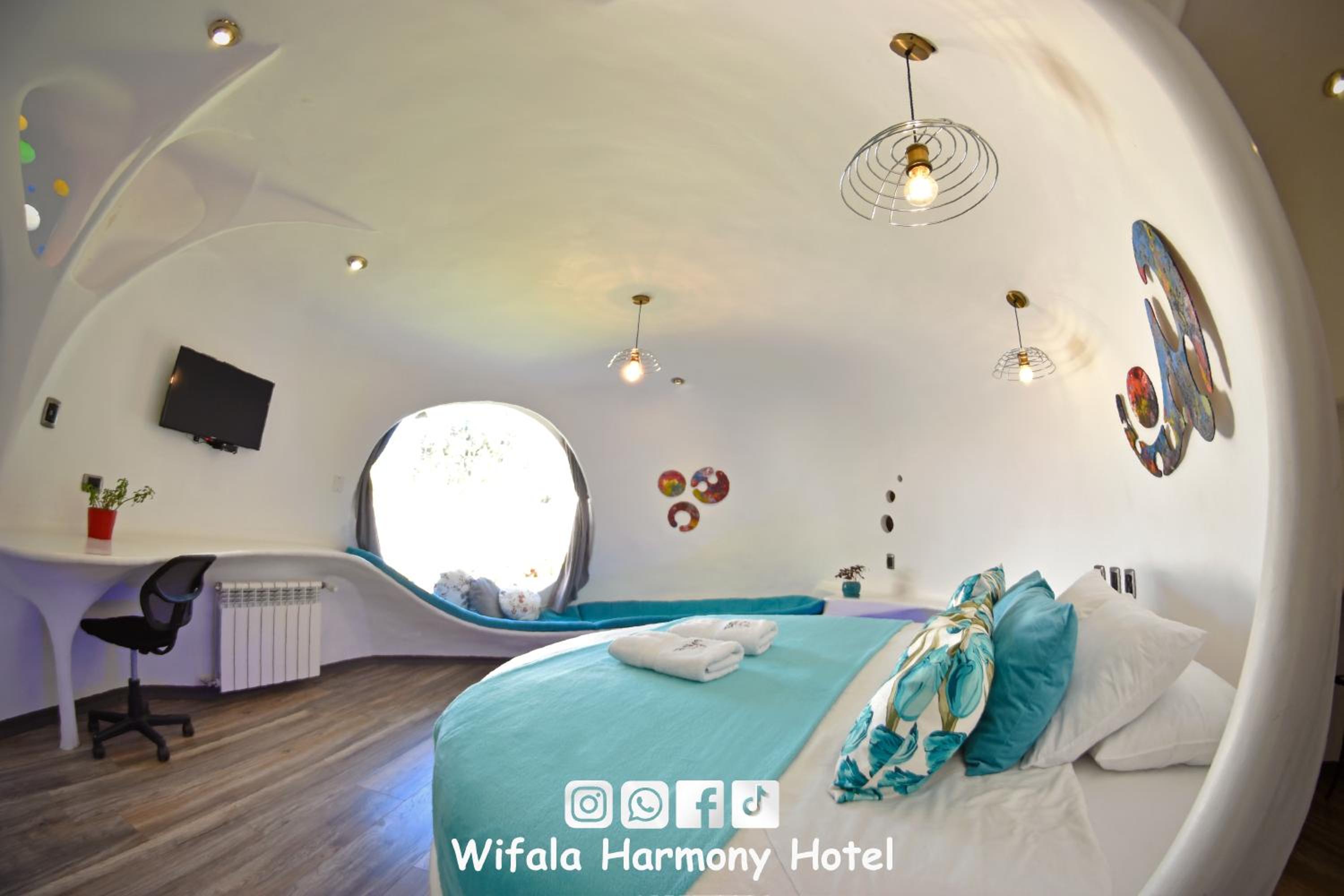Deluxe Room - Photo 3