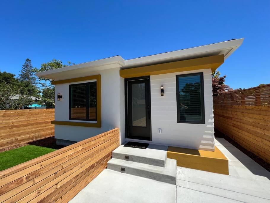 One-Bedroom House photo 2