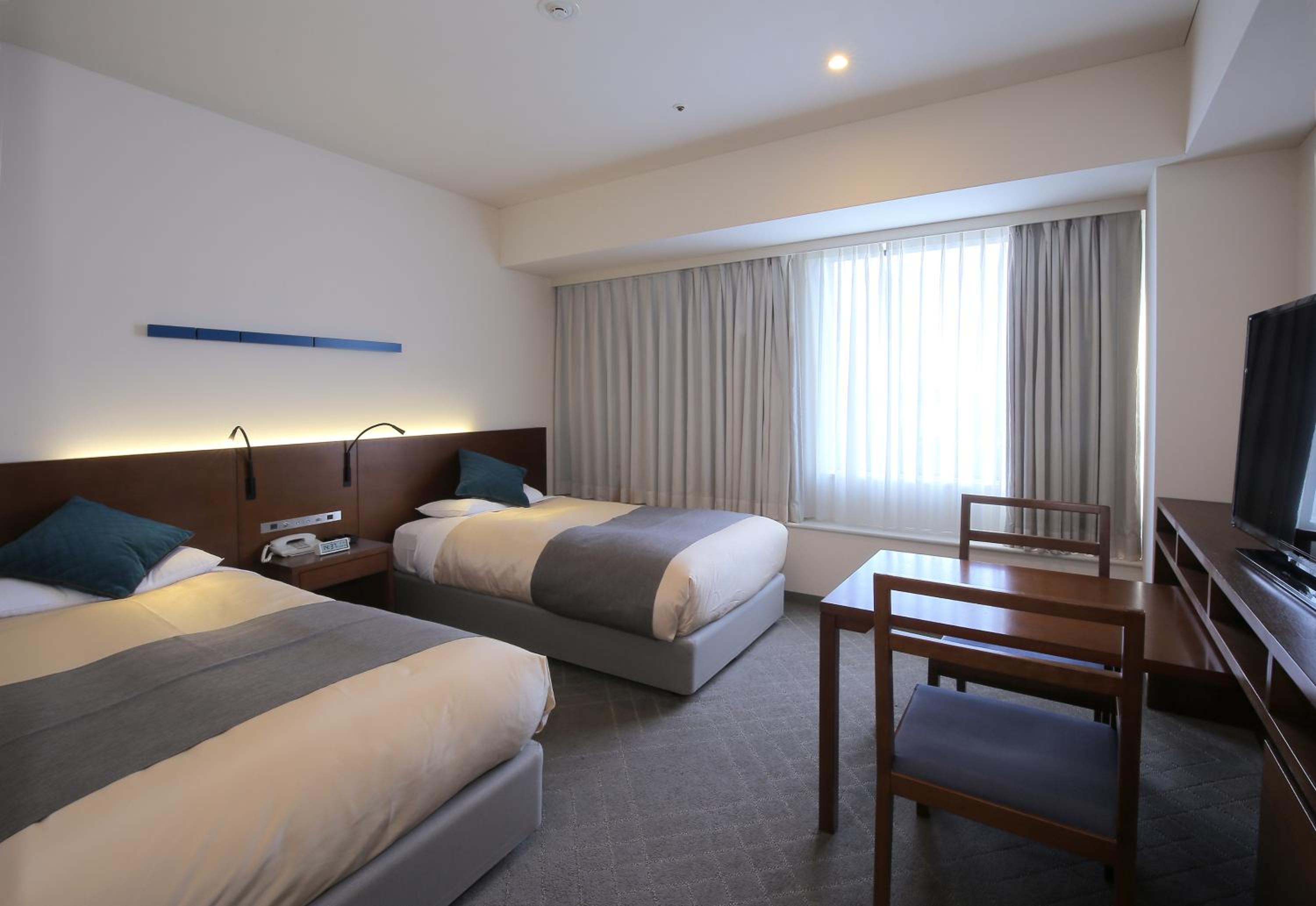 Superior Twin Room on High Floor - Non-Smoking photo 1