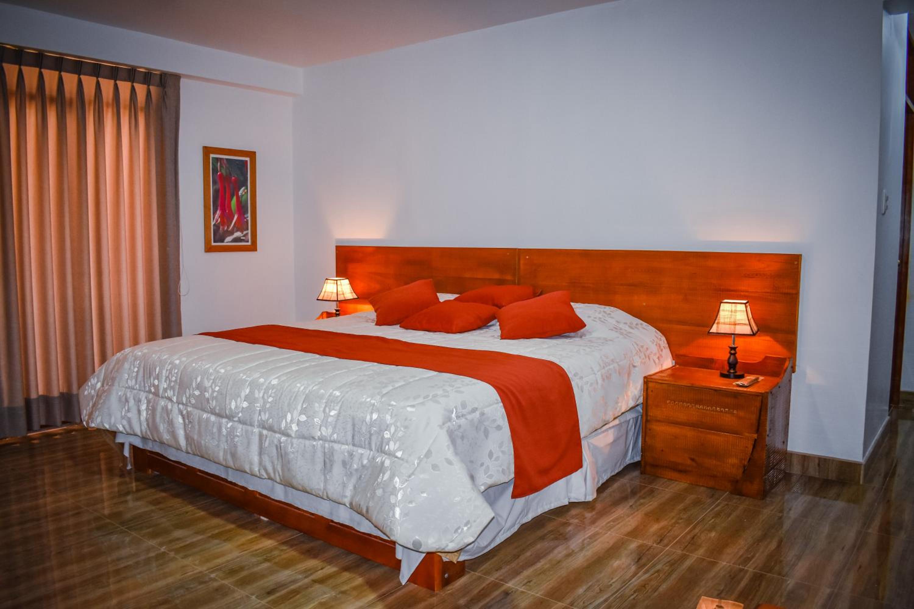 Deluxe King Suite photo 1